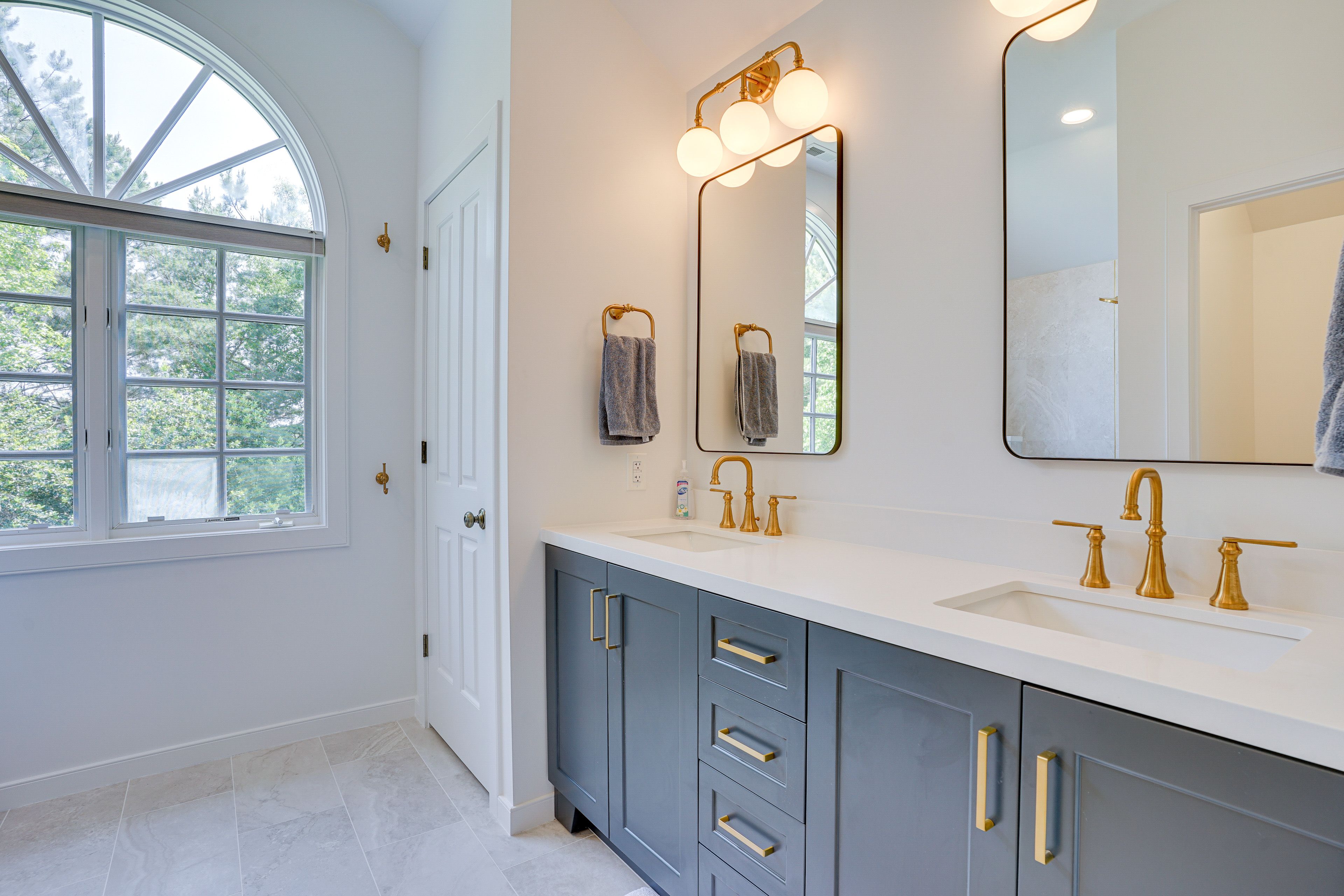 En-Suite Bathroom | Towels Provided