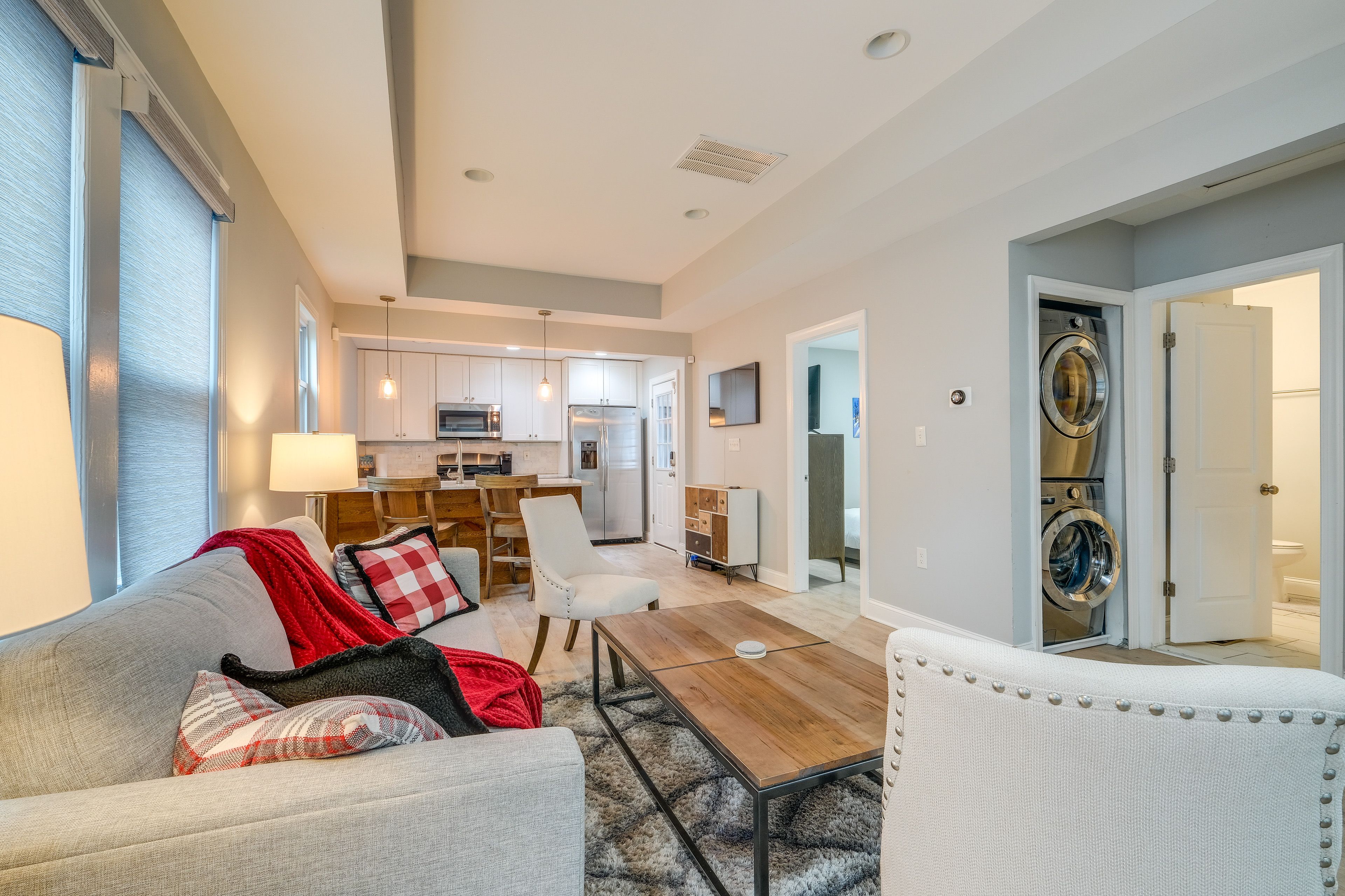 Living Room | Smart TV | Free WiFi | Central A/C | In-Unit Washer/Dryer