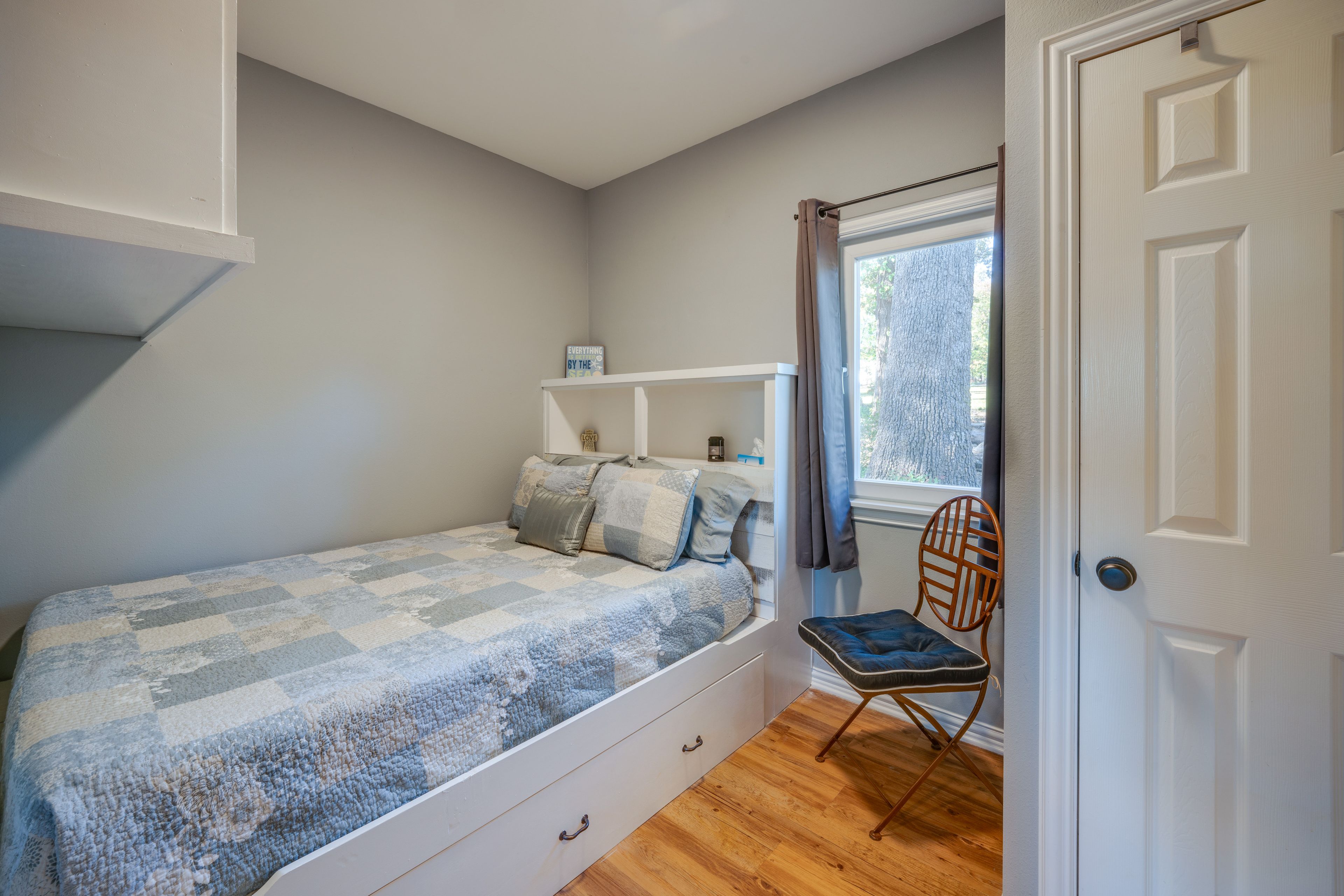 Bedroom 2 | Queen Bed