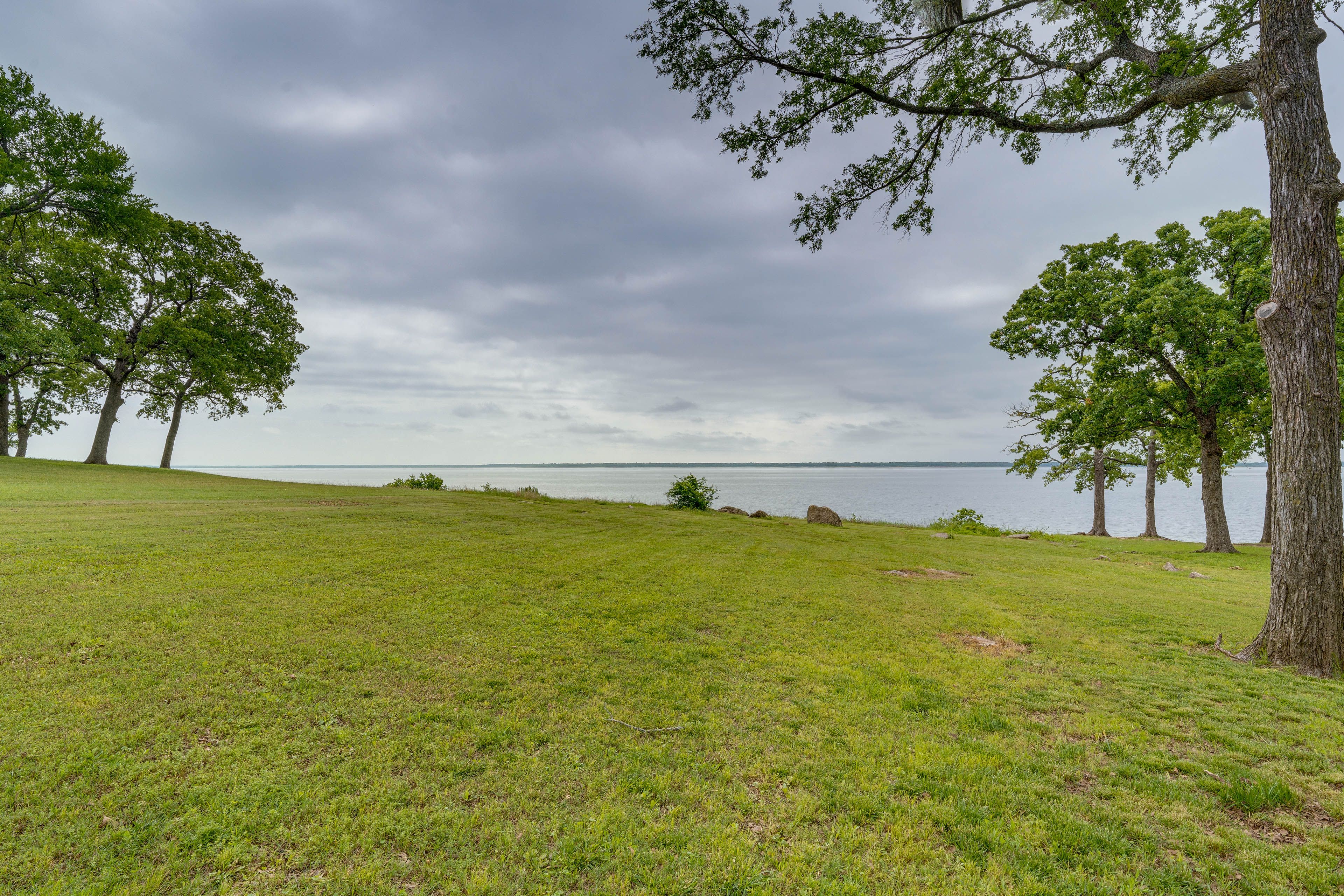 Lake Access | Walking Distance