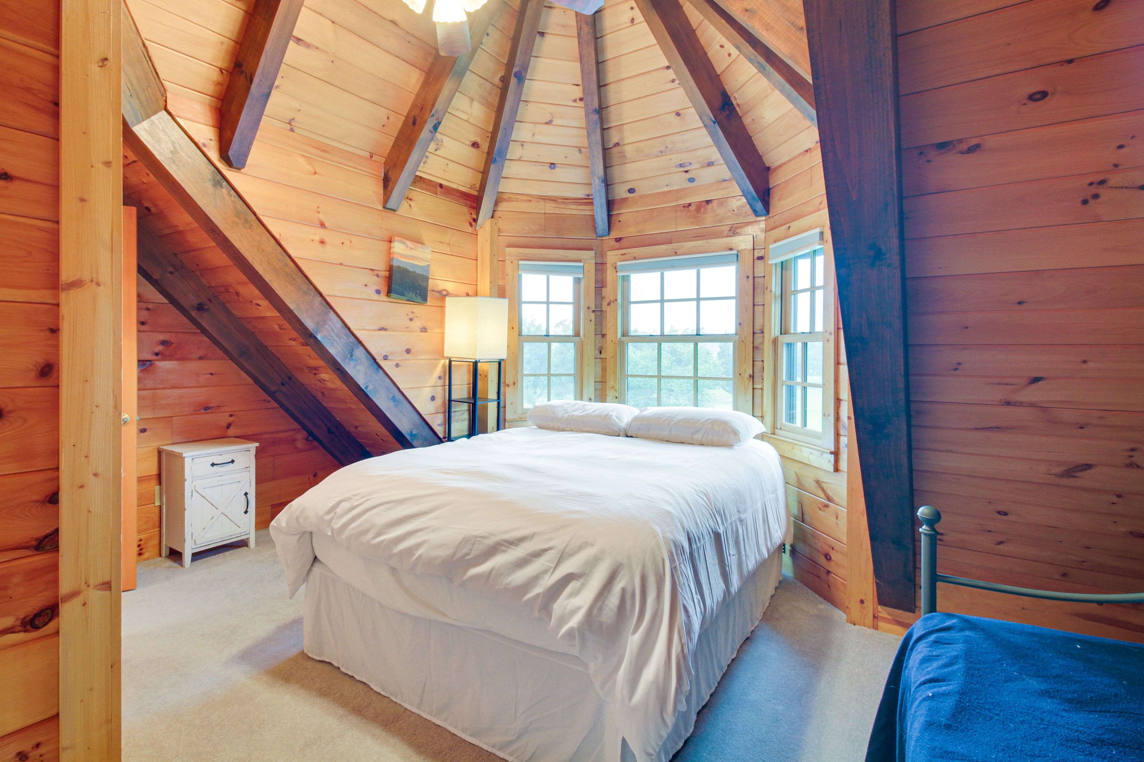 Bedroom 2 | Queen Bed | Twin Daybed