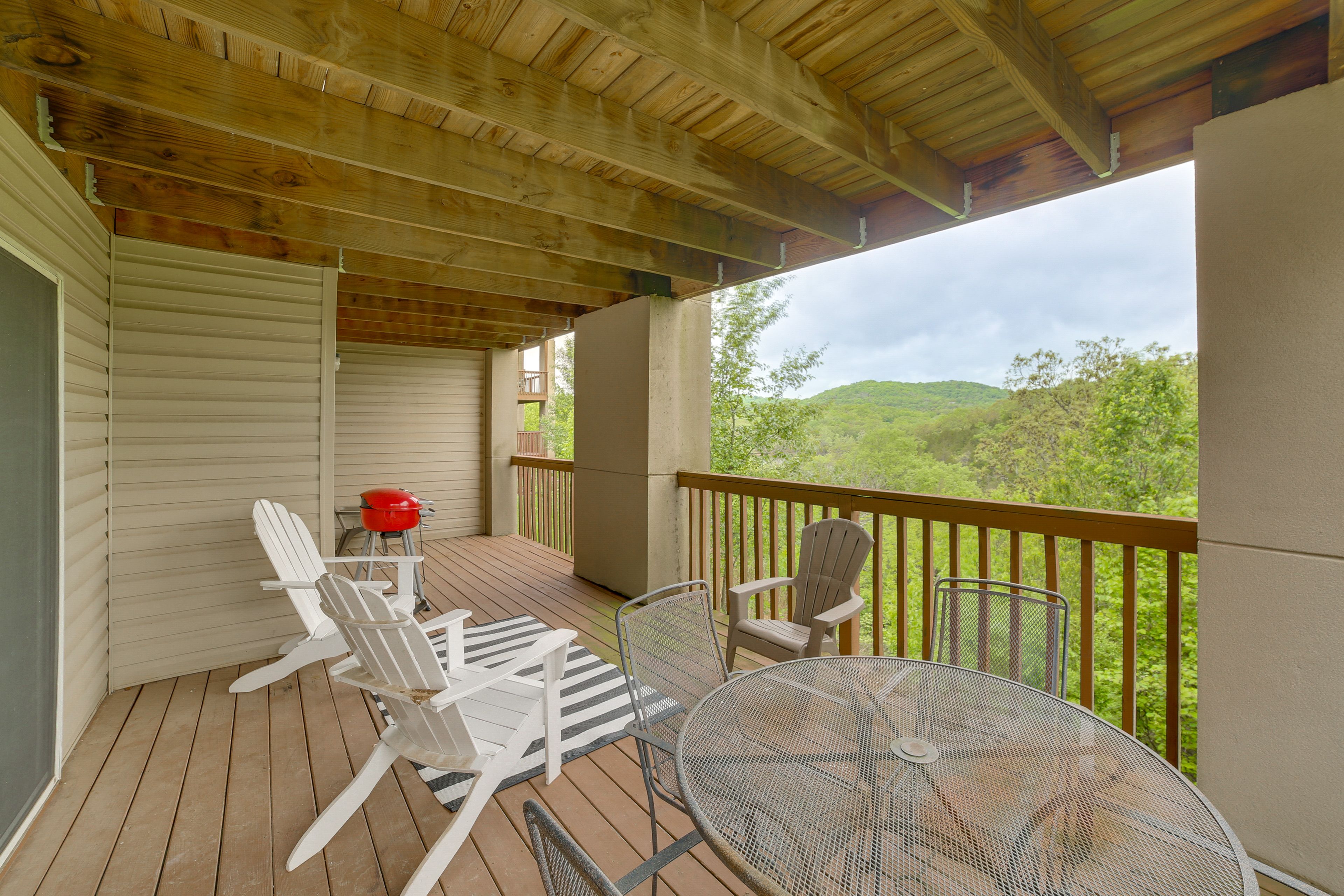 Balcony | Charcoal Grill | Mini Fridge | Outdoor Seating & Dining | Free WiFi
