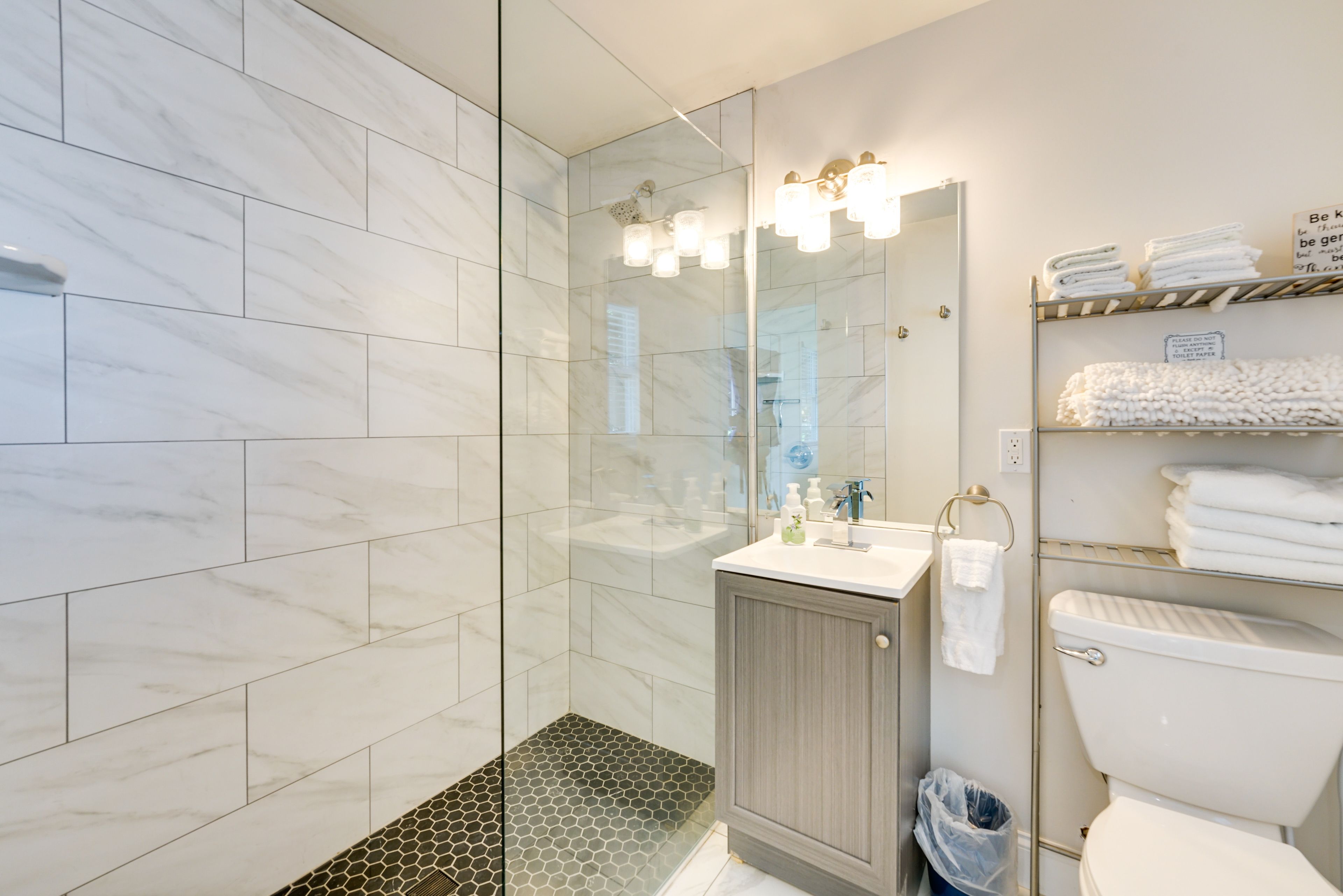 Full Bathroom | Walk-In Shower | Towels Provided