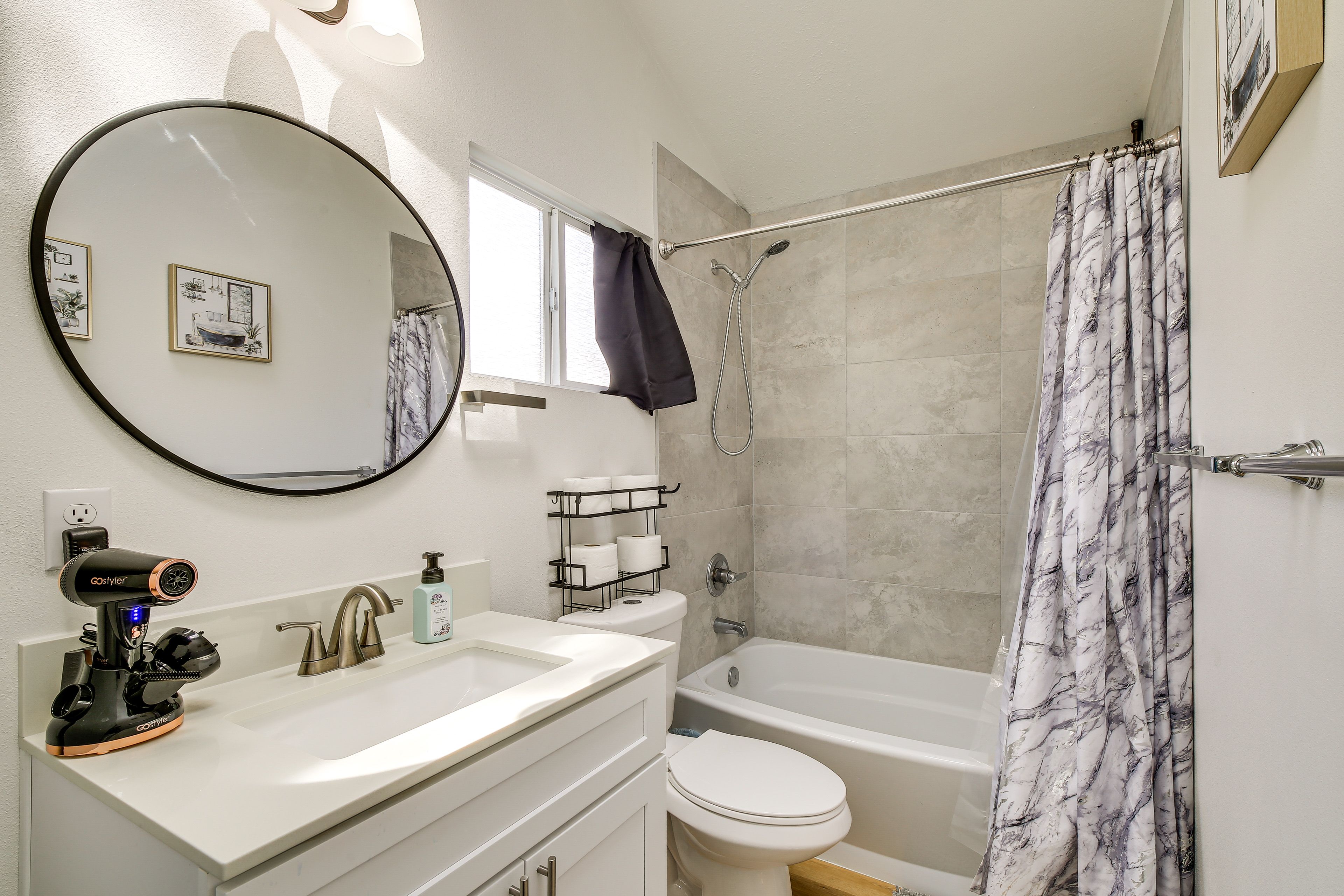 Full Bathroom | Complimentary Toiletries | In-Unit Laundry