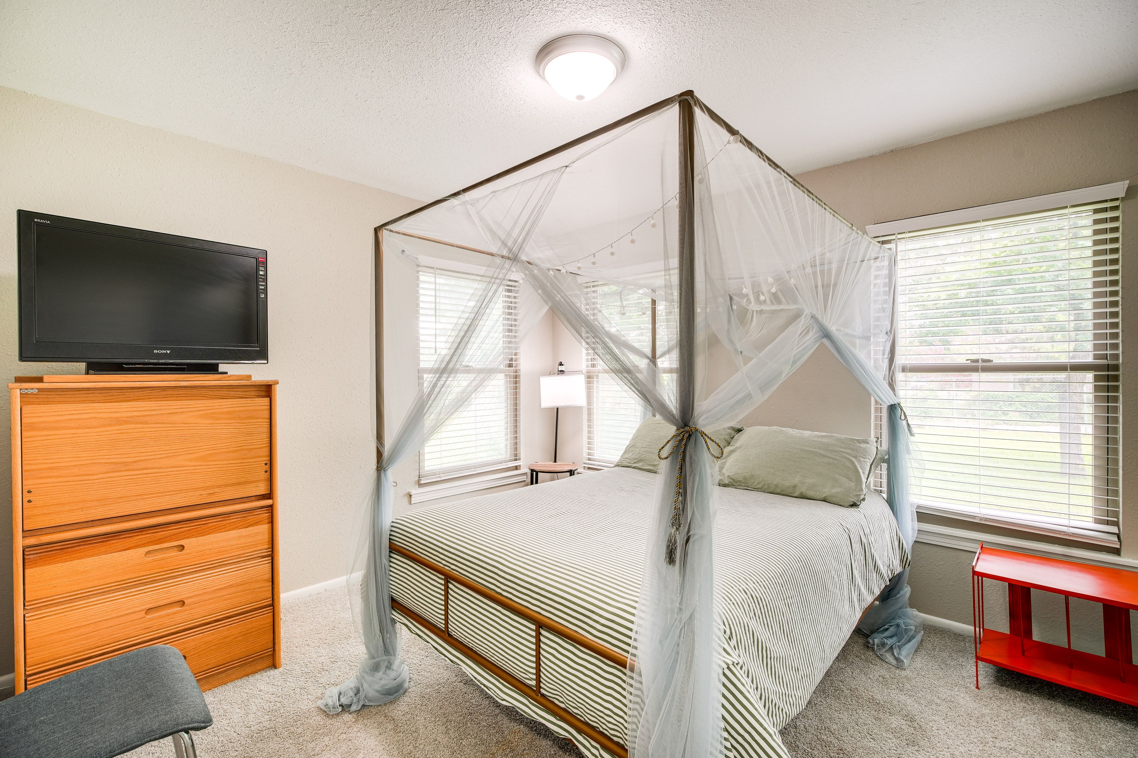 Bedroom 1 | Queen Bed | Linens Provided