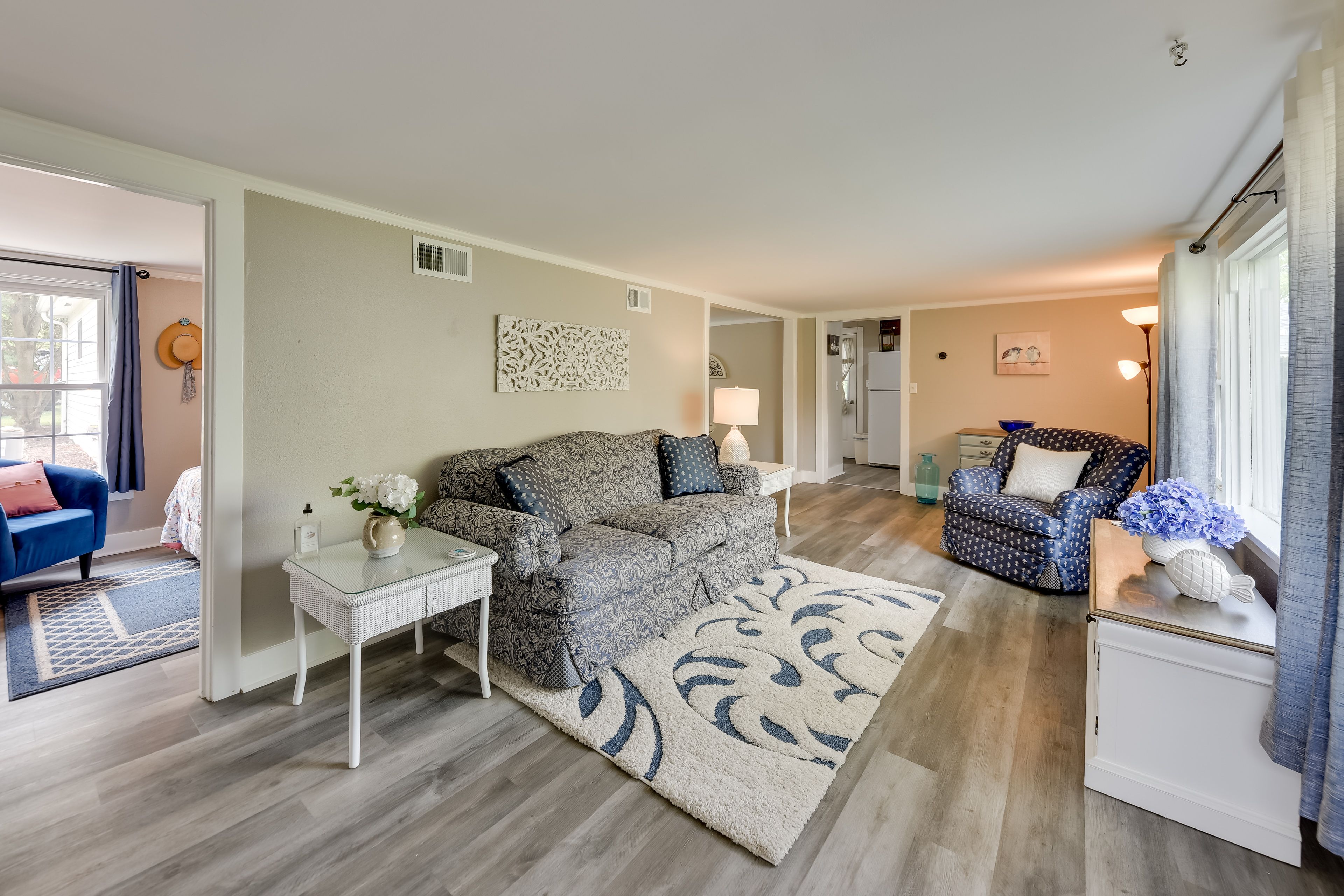 Guest House | Living Room