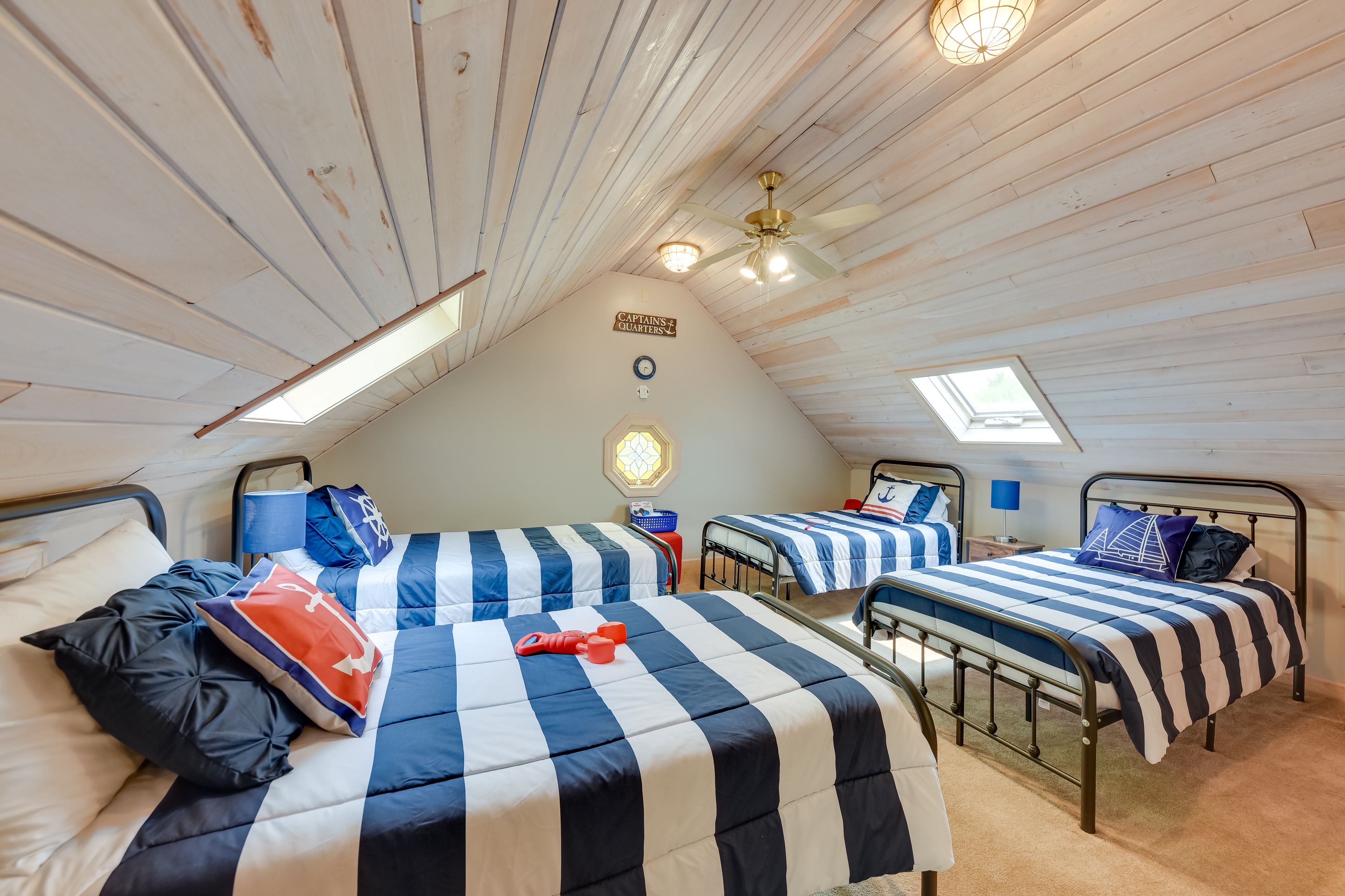 Bedroom 6 | 4 Twin Beds