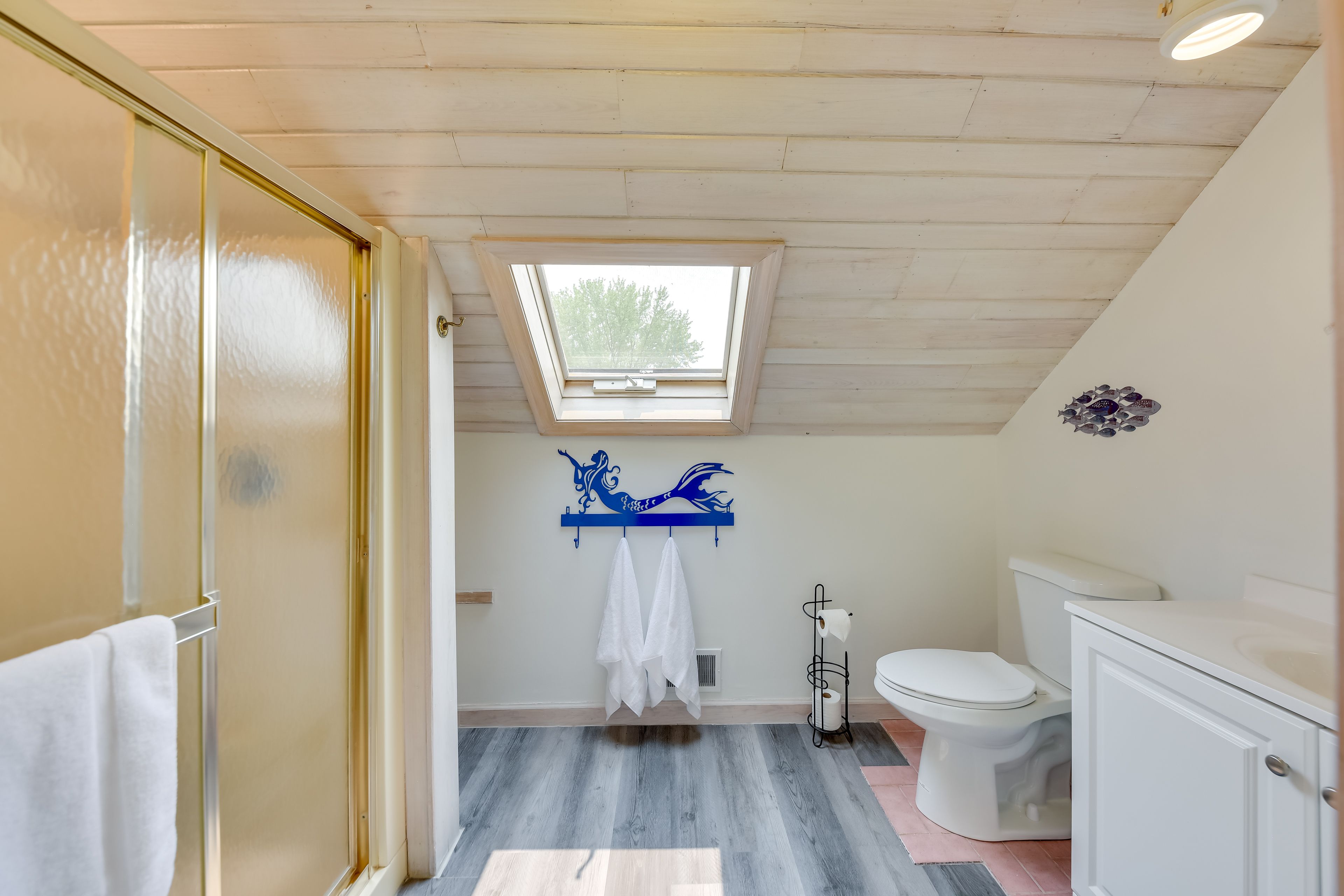 Full Bathroom | Hair Dryer