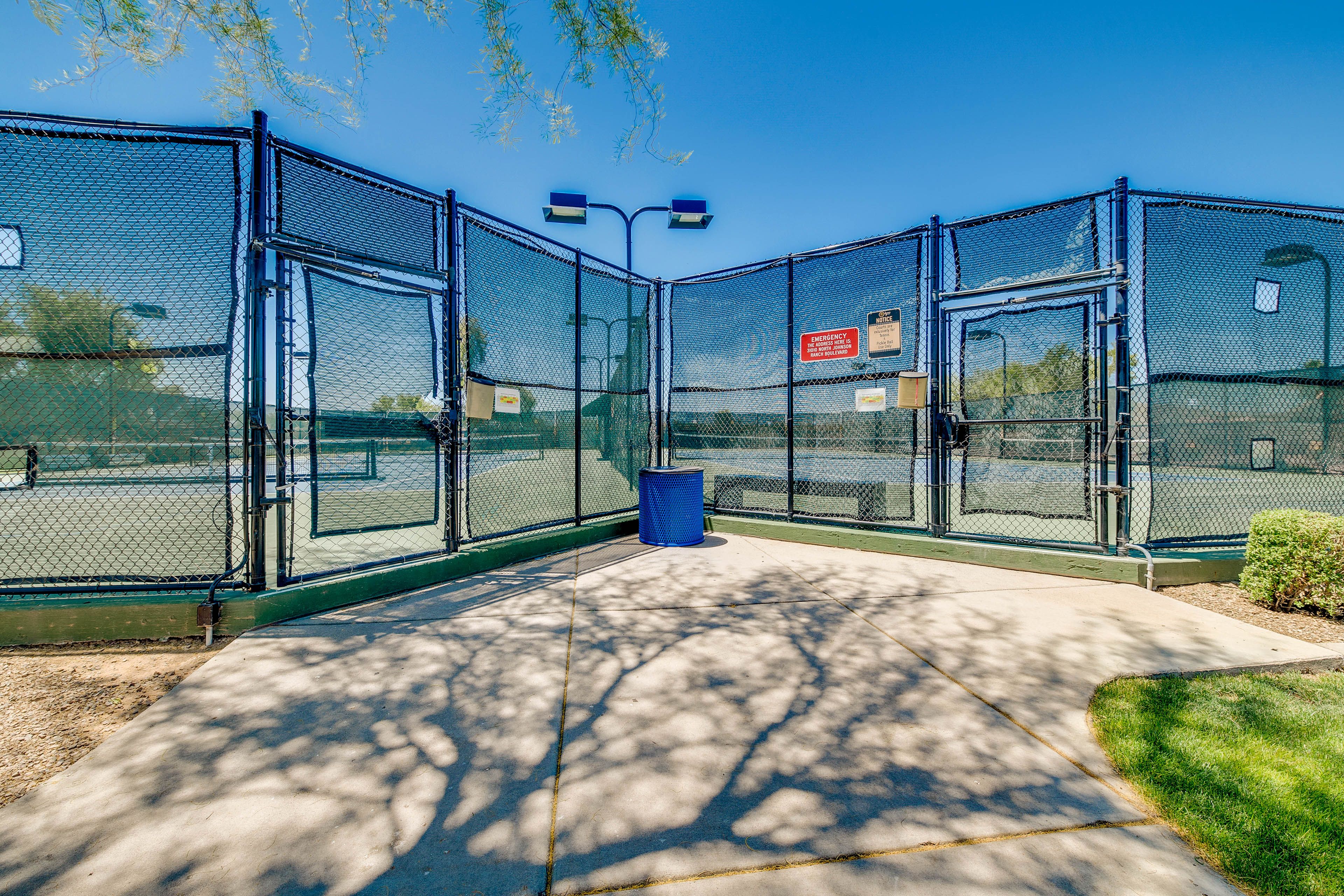 Community Tennis & Basketball Courts