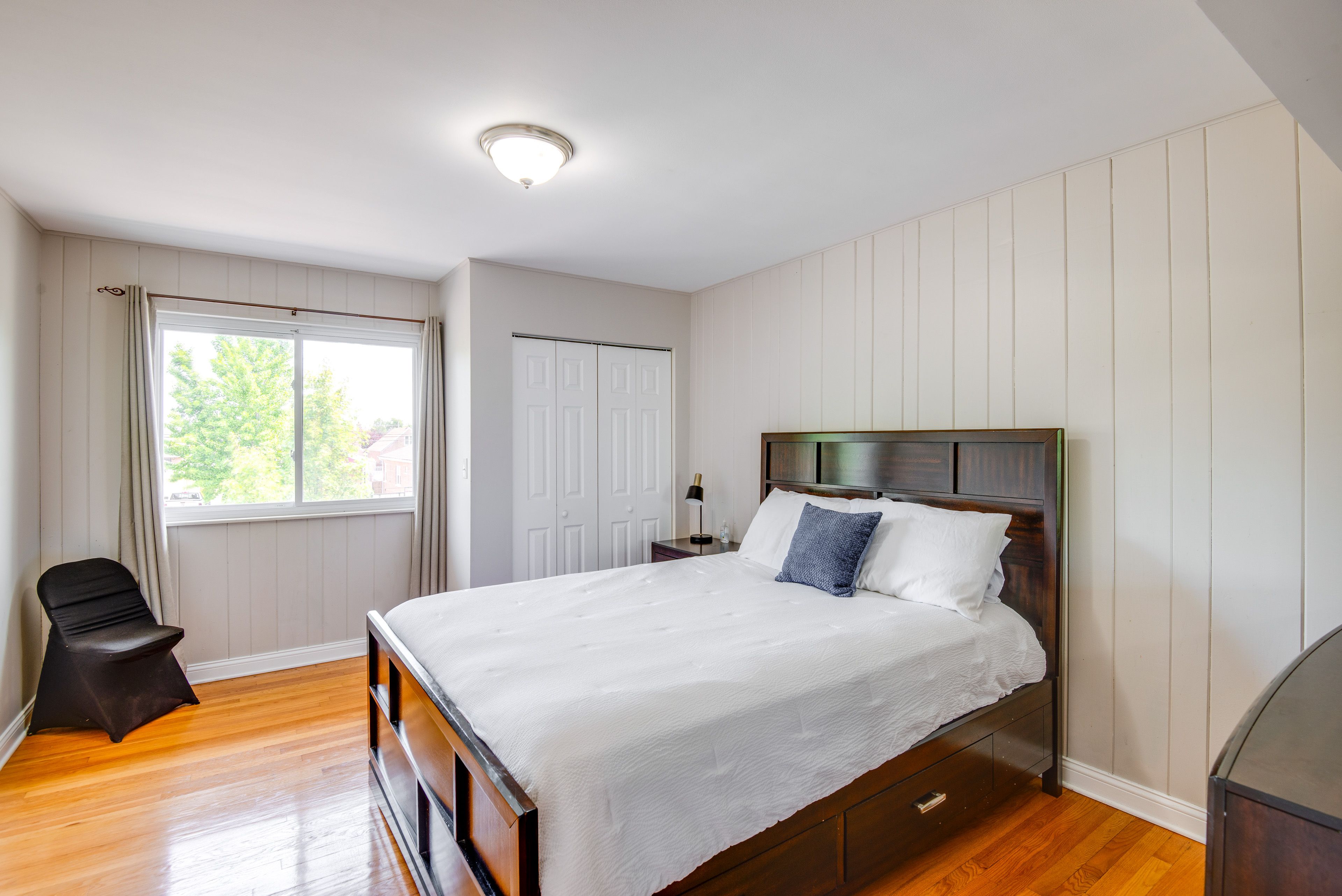 Bedroom 2 | Queen Bed