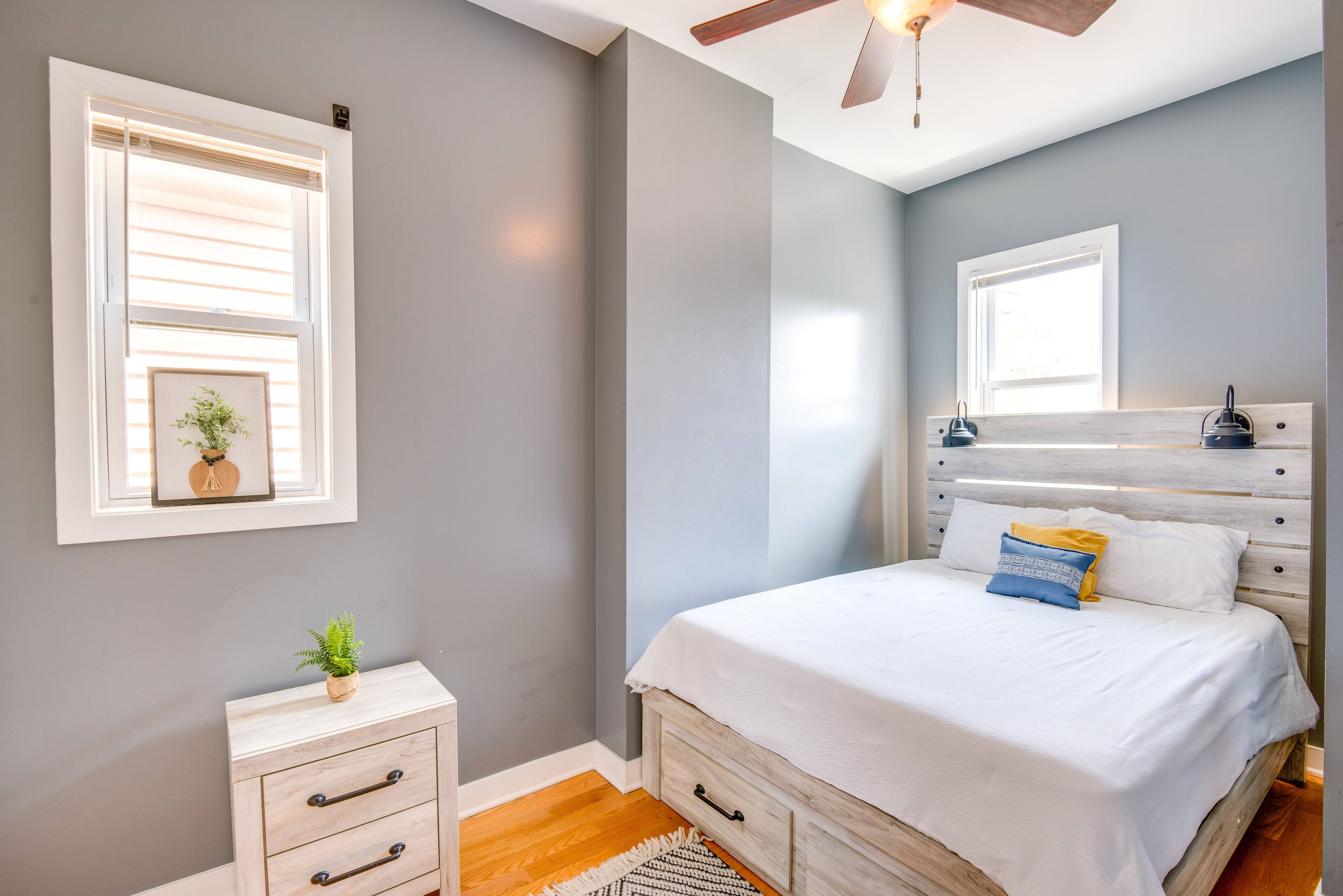 Bedroom 2 | Queen Bed