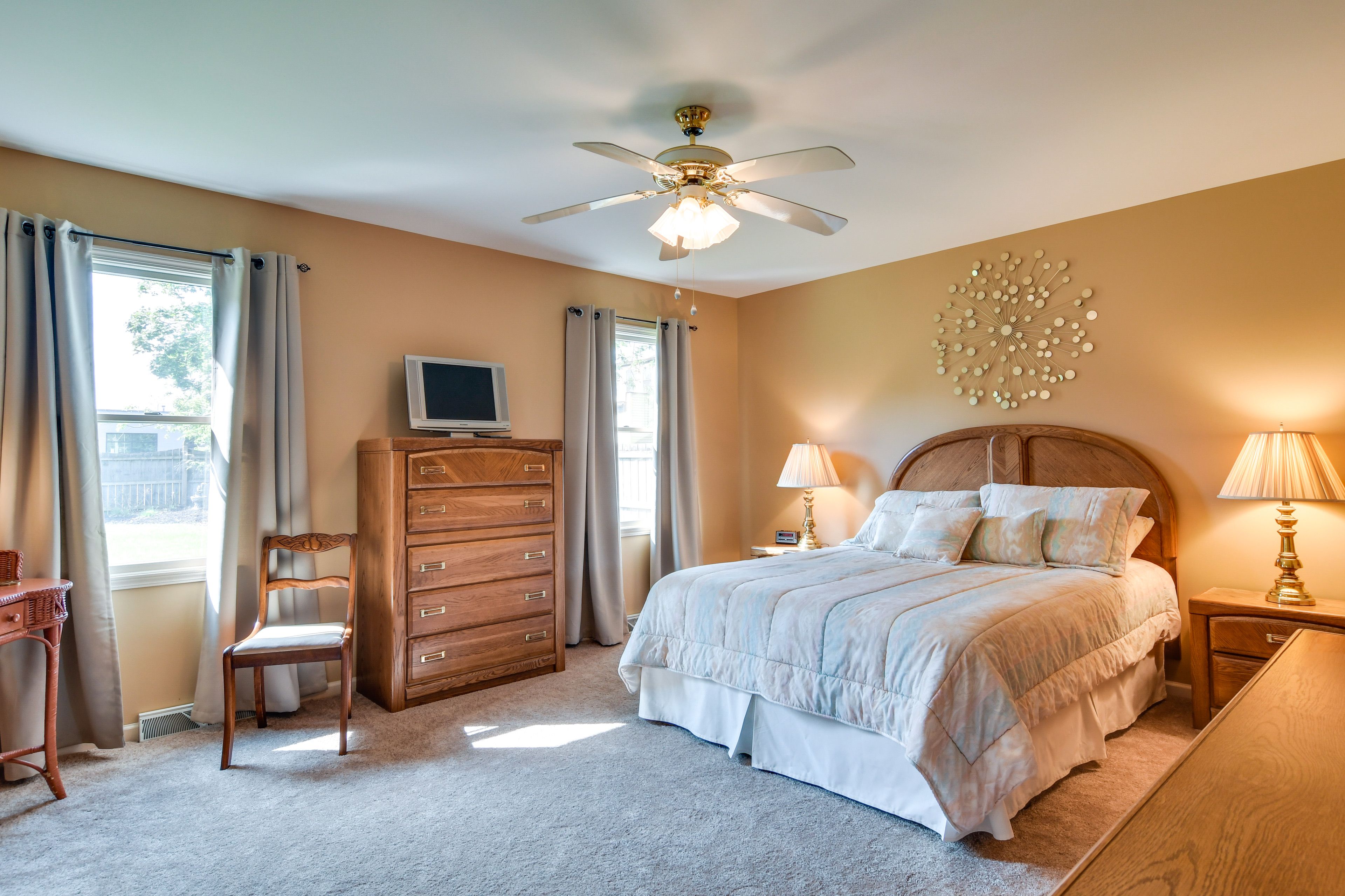 Bedroom 1 | Queen Bed | Linens & Towels Provided