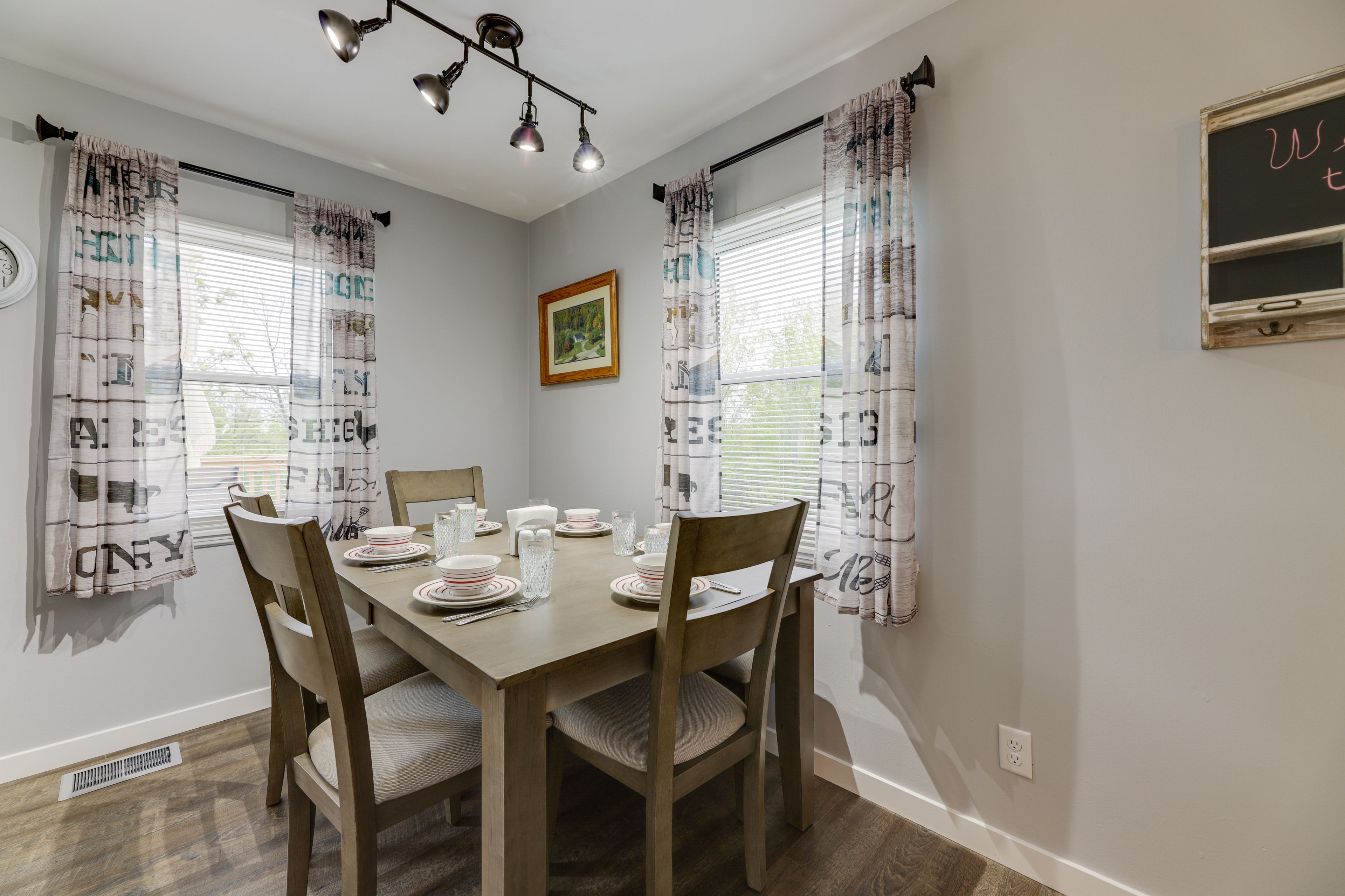 Dining Area | Dining Table | Dishware/Flatware