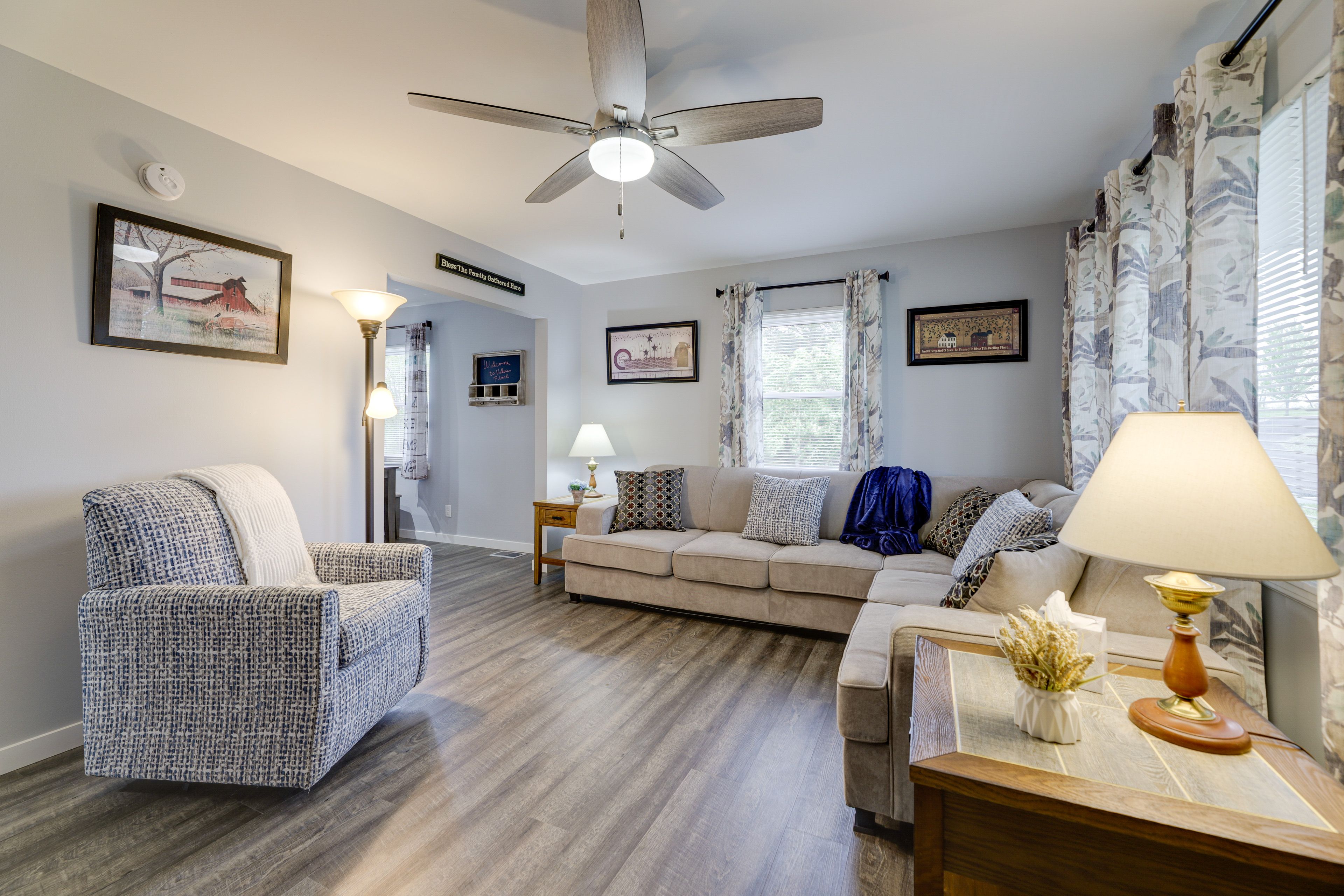 Living Room | Queen Sleeper Sofa | Smart TV | Central A/C | Ceiling Fans