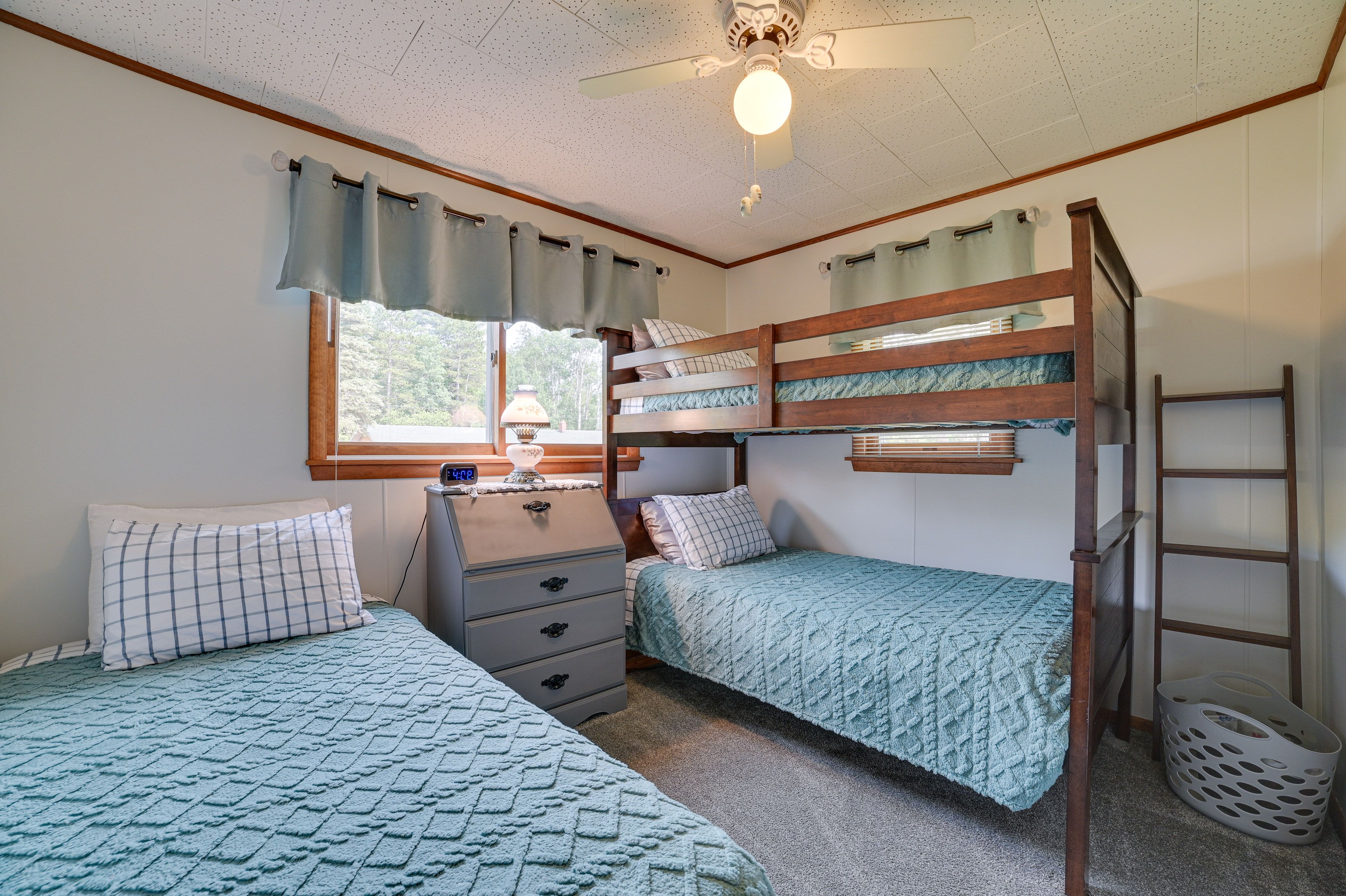 Bedroom 3 | Twin Bed | Twin/Full Bunk Bed