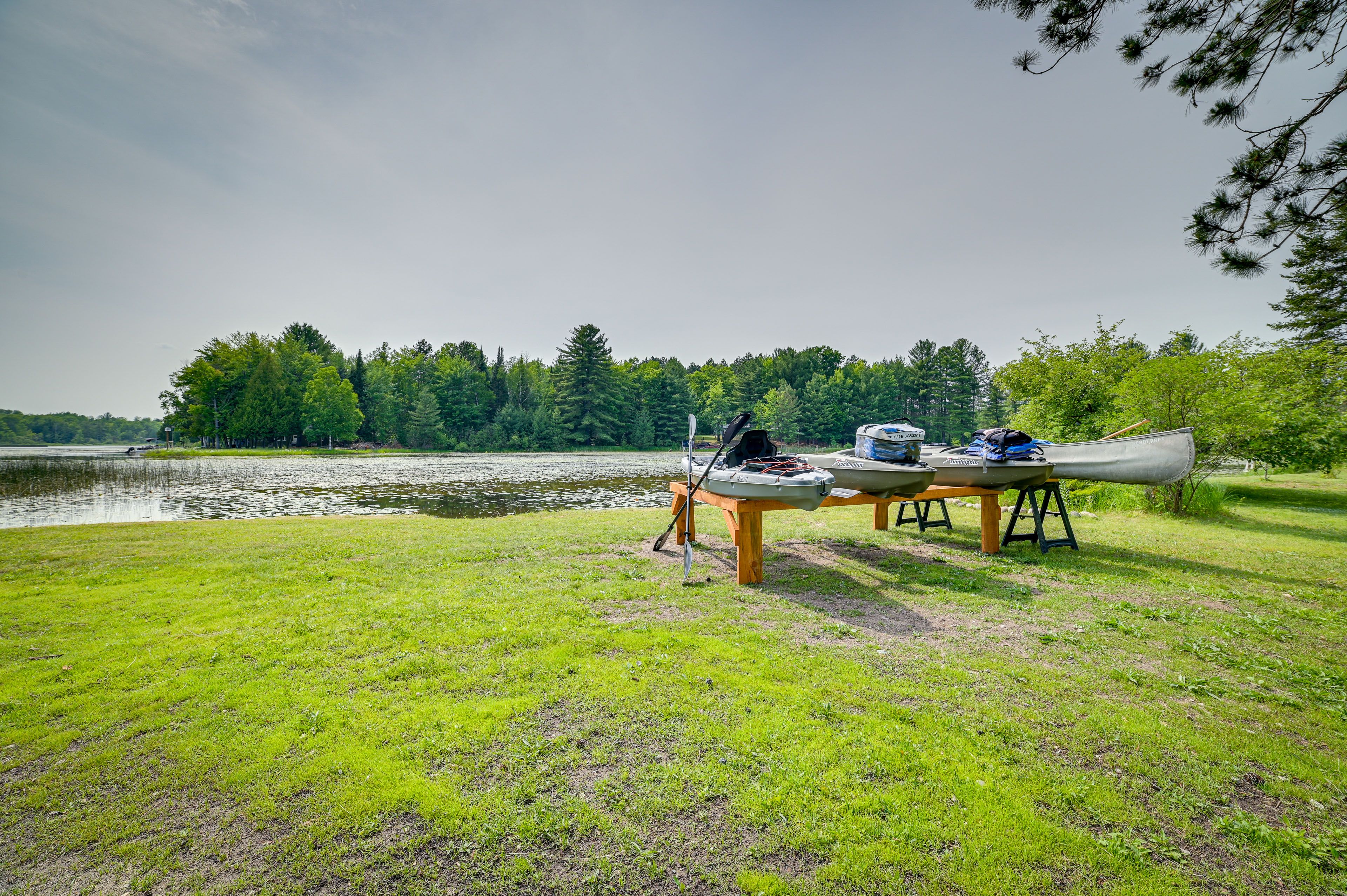 River Access | Kayaks | Canoes | Life Vests