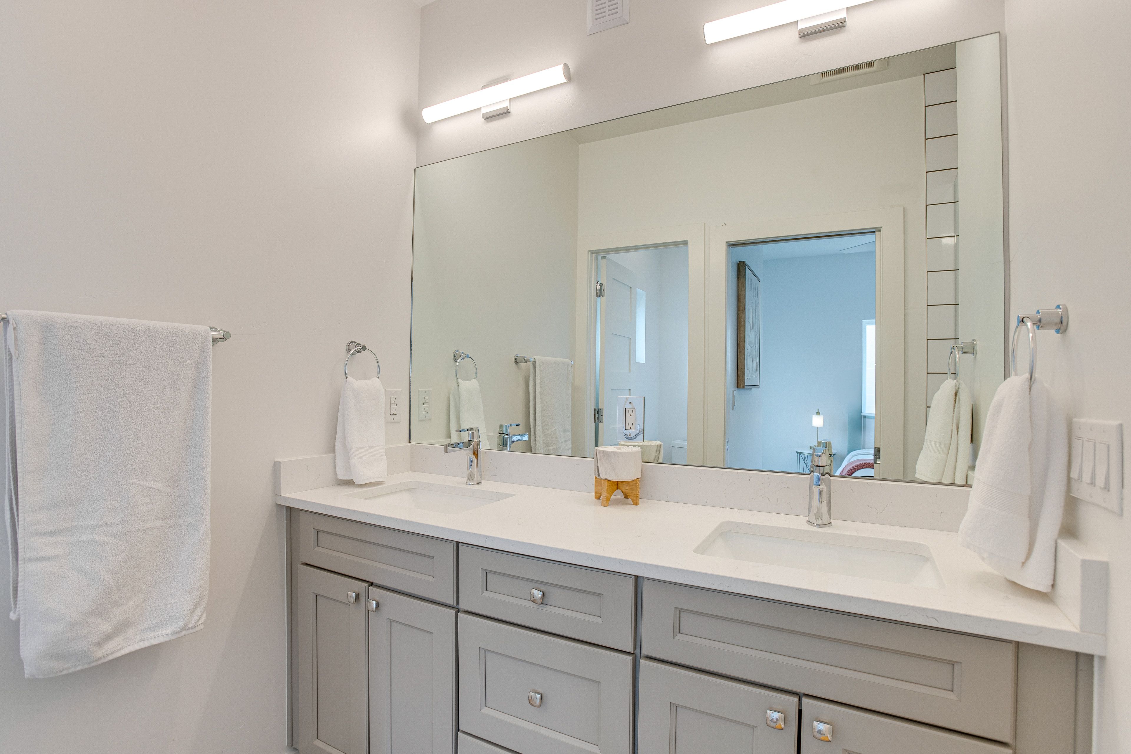 En-Suite Bathroom | Towels Provided | 2nd Floor