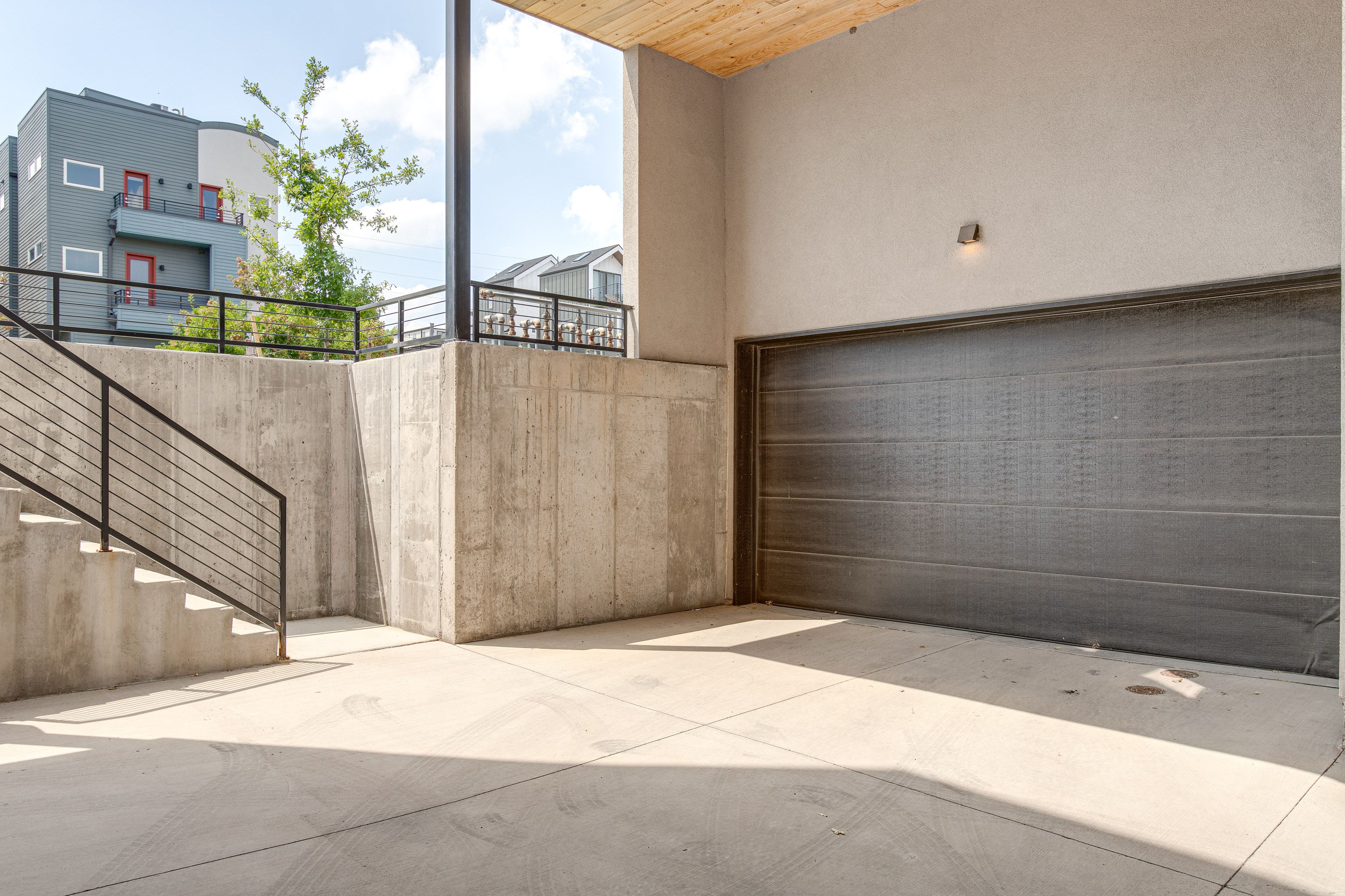 Parking | Garage (1 Vehicle) | Street Parking