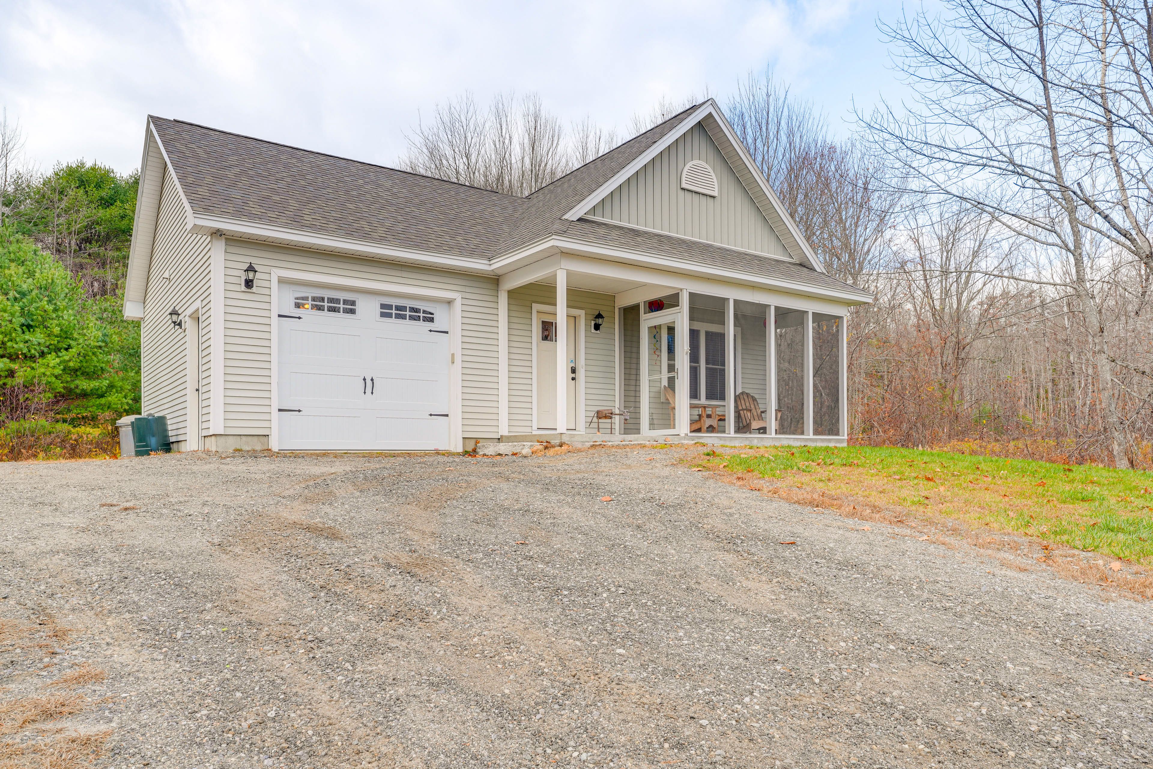 Exterior | Screened-In Porch