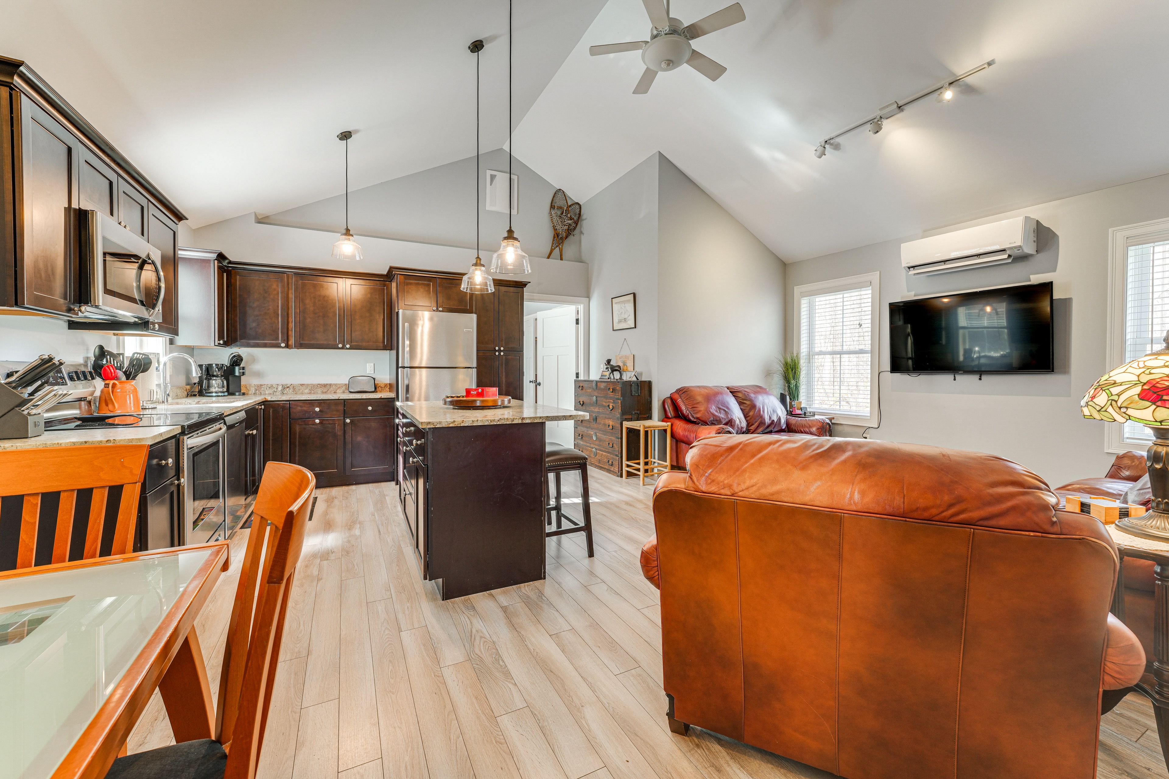 Dining Area | Dishware/Flatware