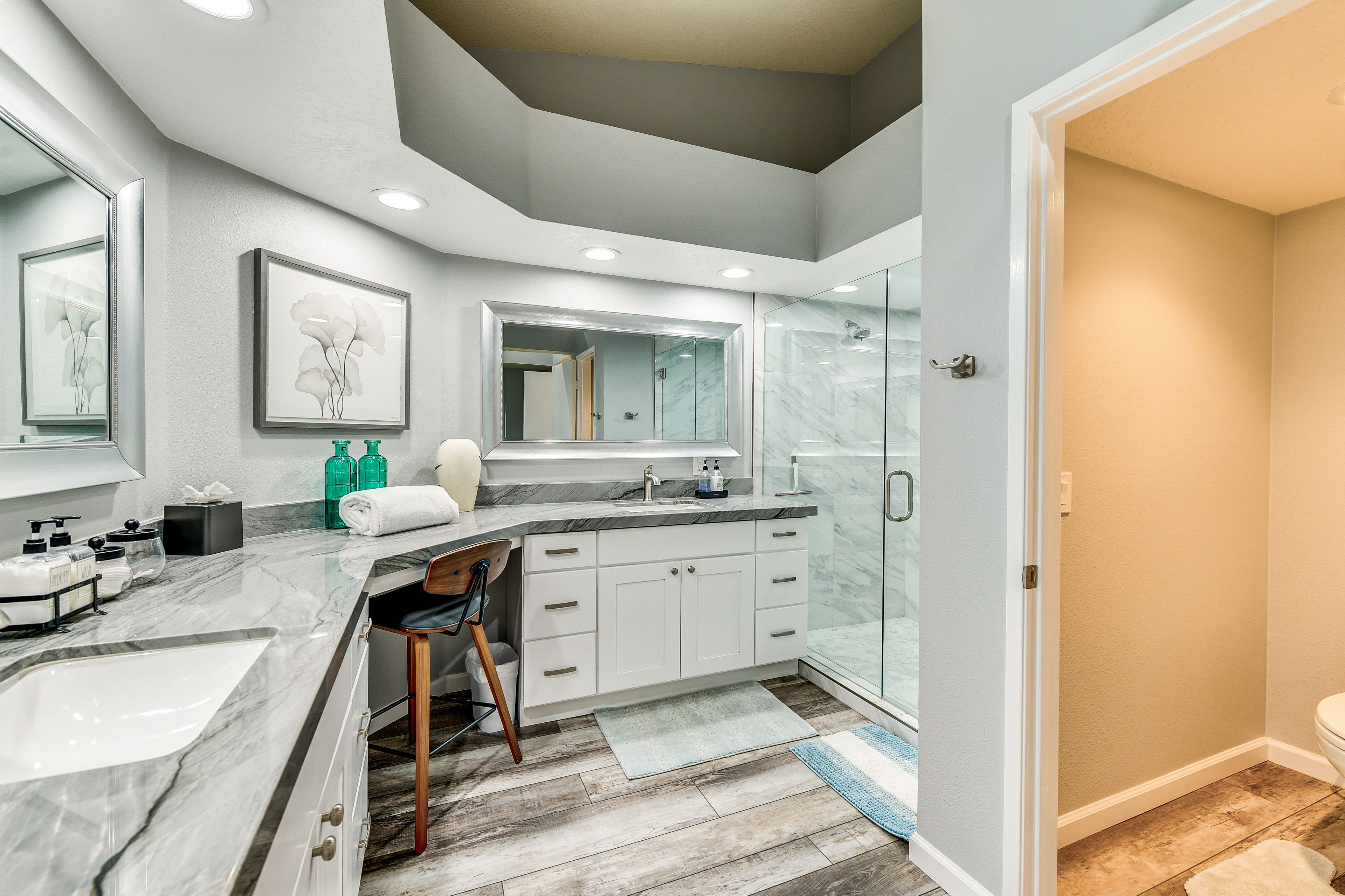 Full Bathroom | Complimentary Toiletries