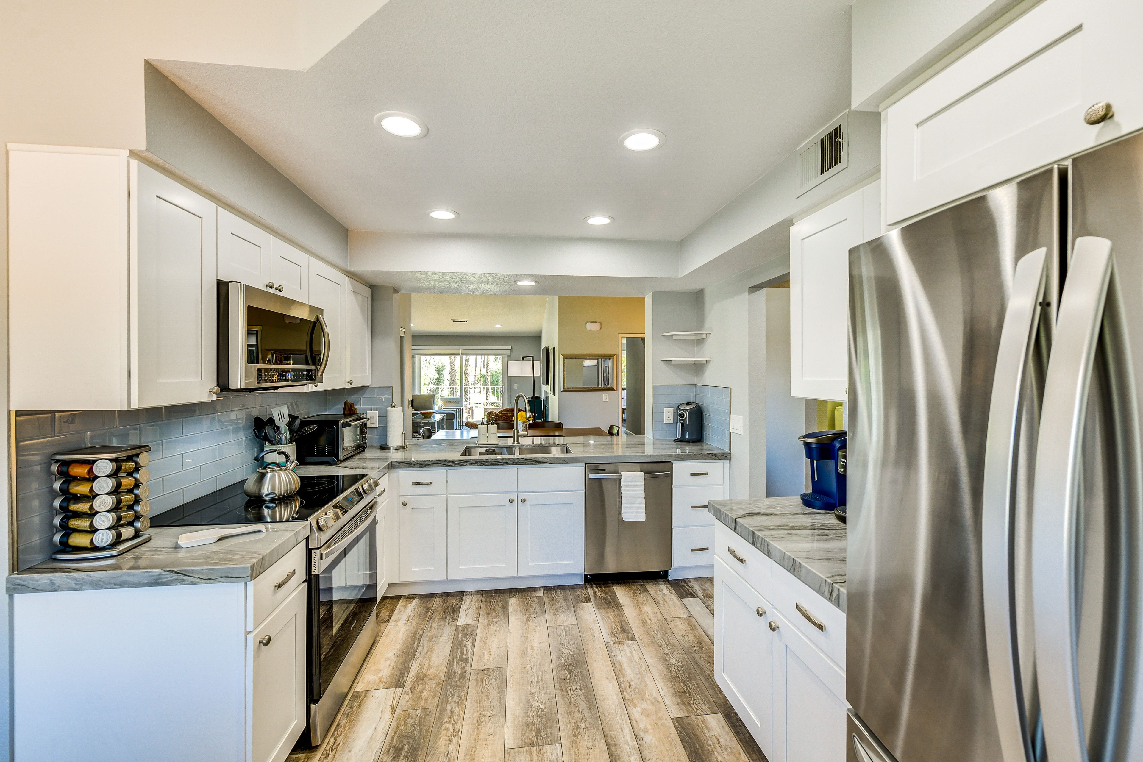 Kitchen | Keurig Coffee Maker | Complimentary Spices