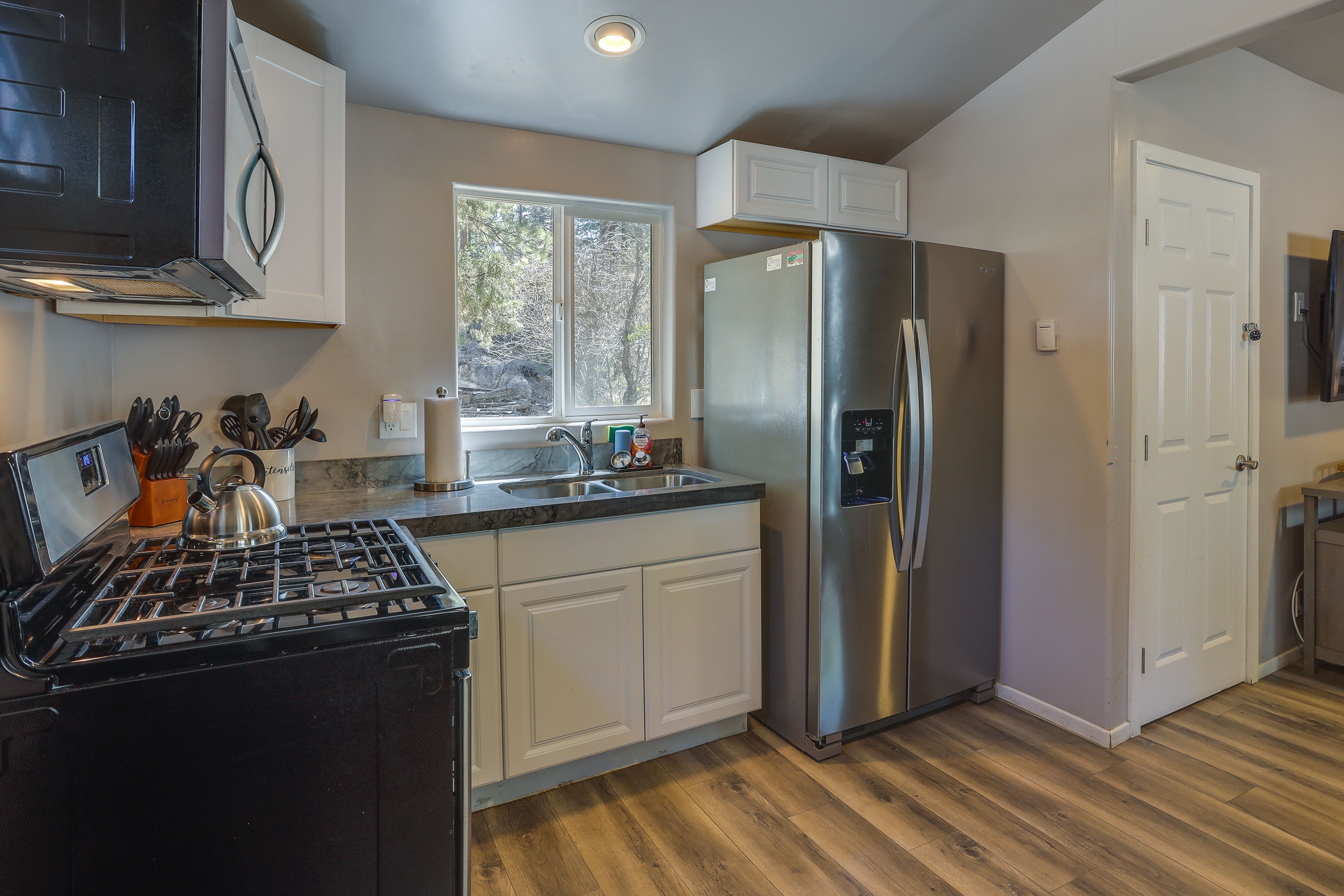 Kitchen | Gas Stovetop | Spices | Toaster Oven