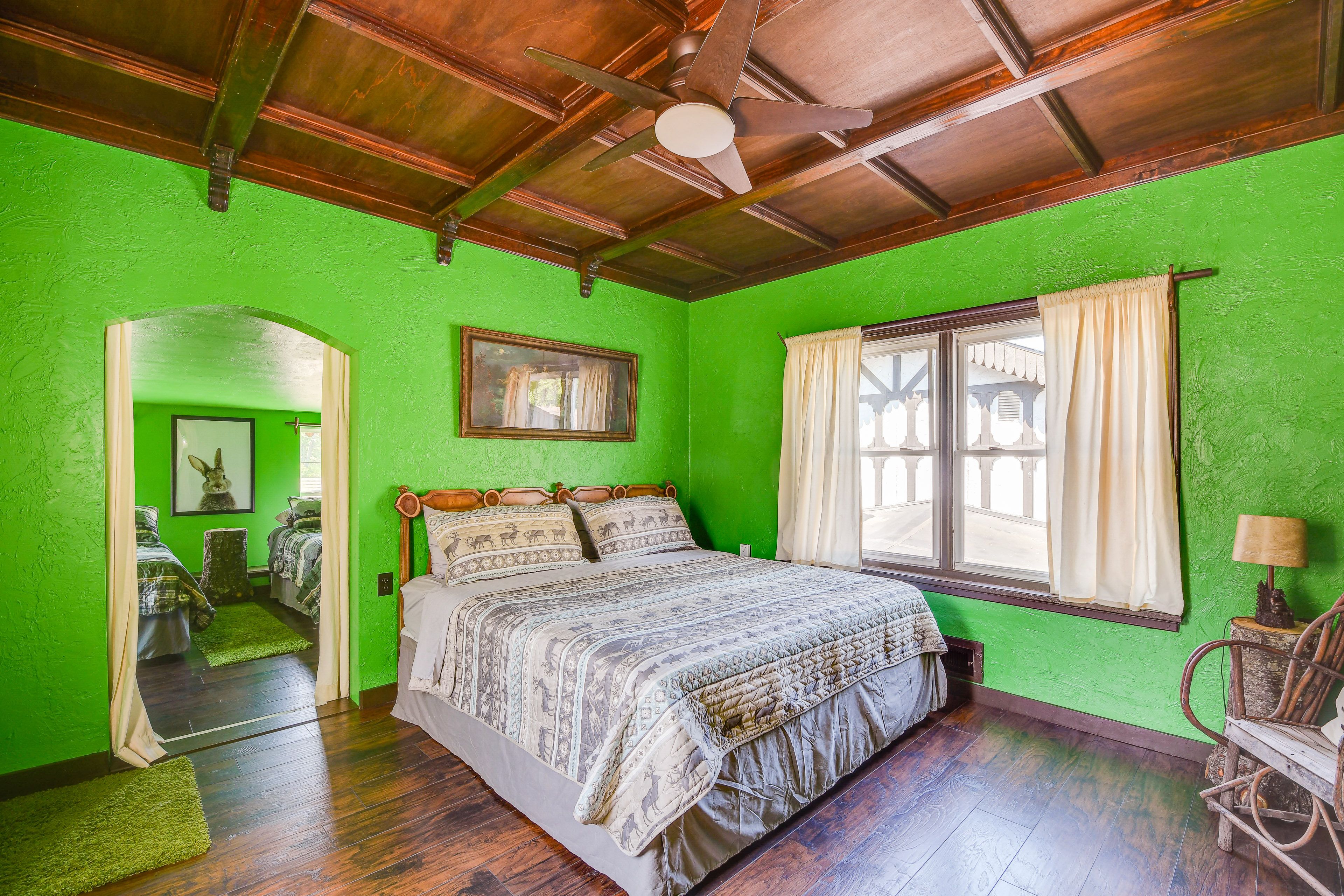 Bedroom 5 | Queen Bed | 2nd Floor