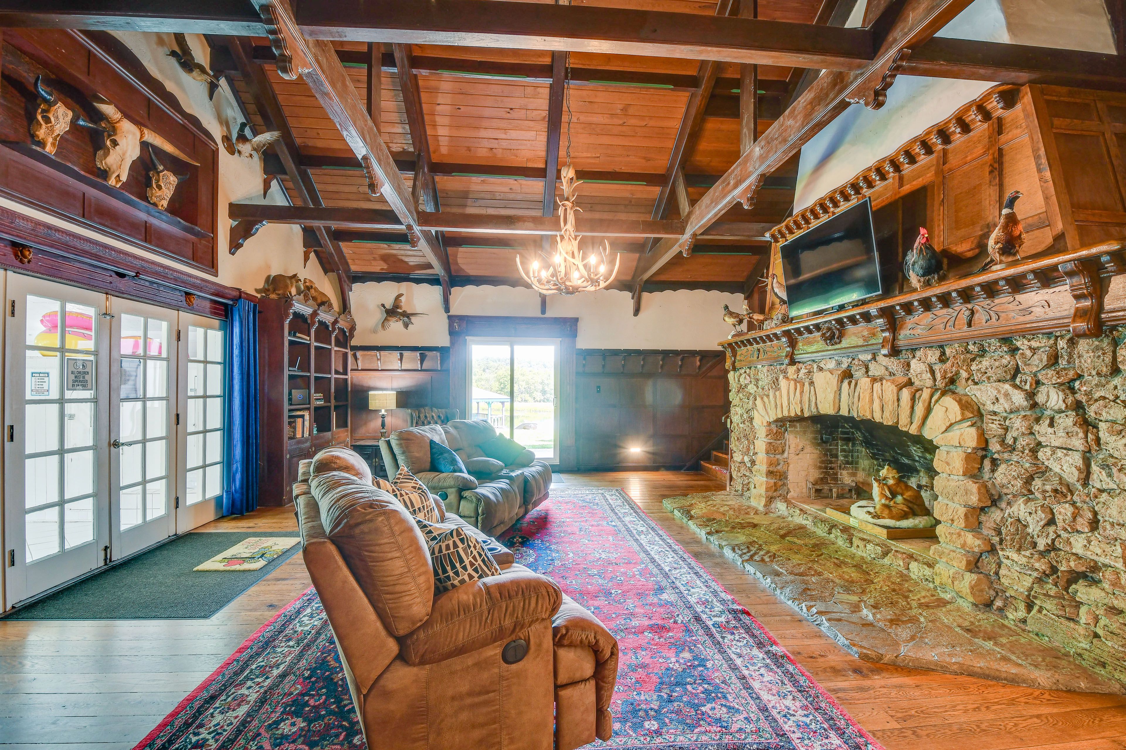 Living Area | Smart TV