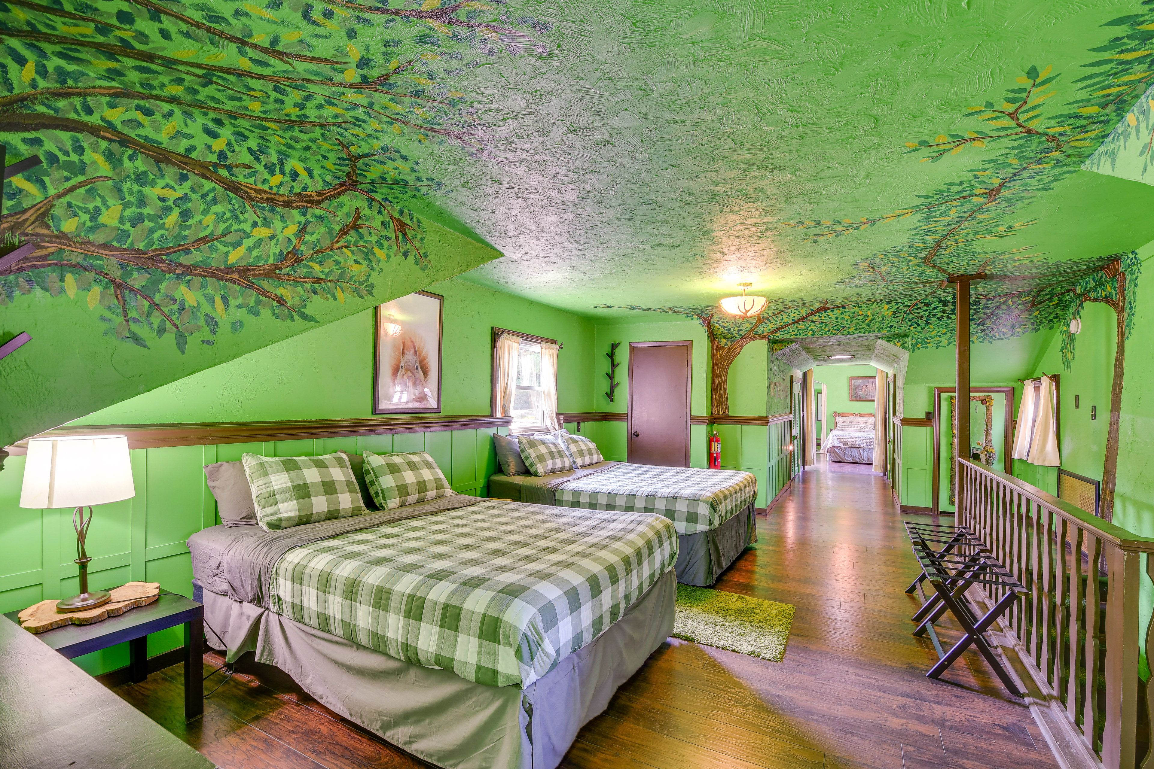 Landing | 2 Queen Beds