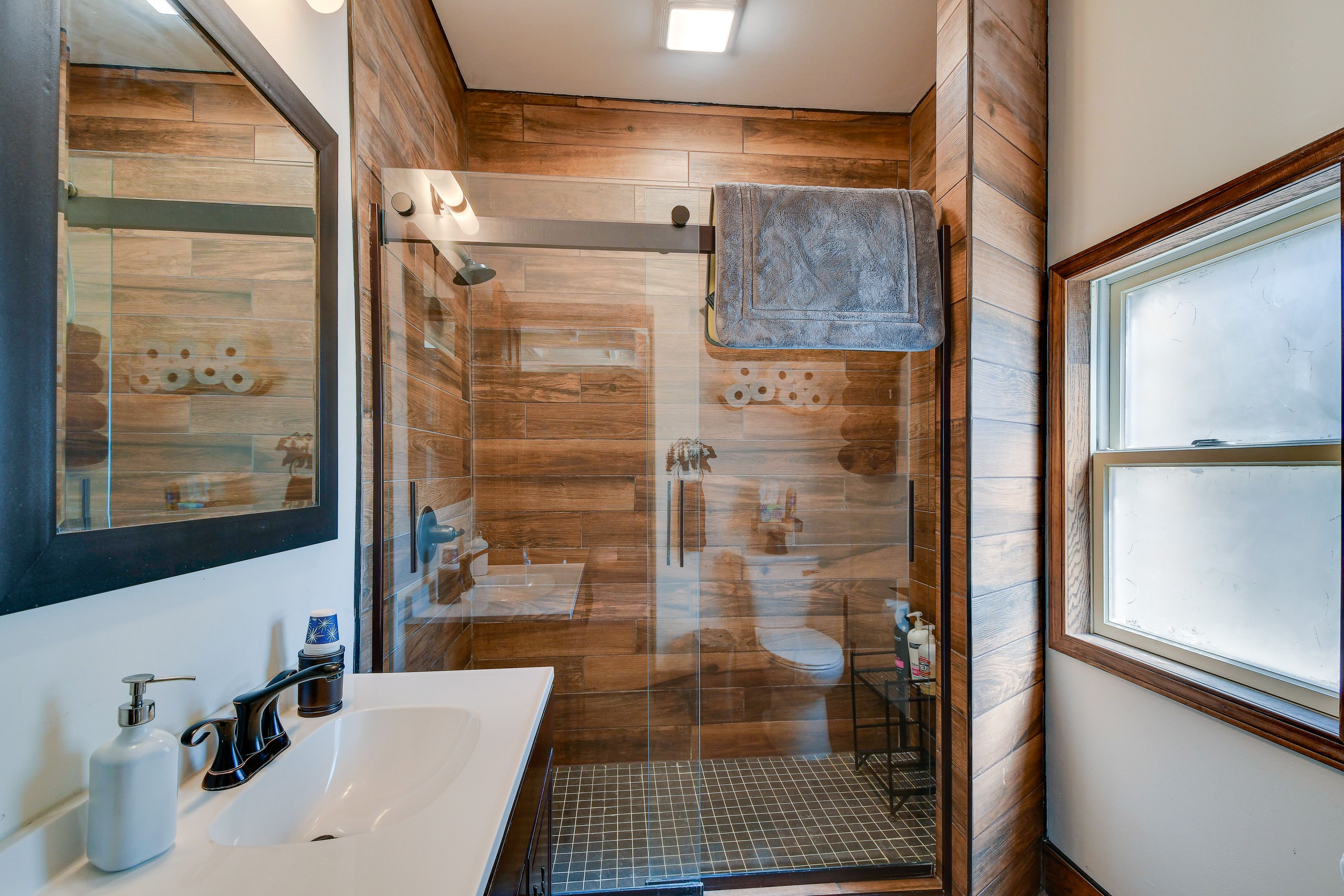 Full Bathroom