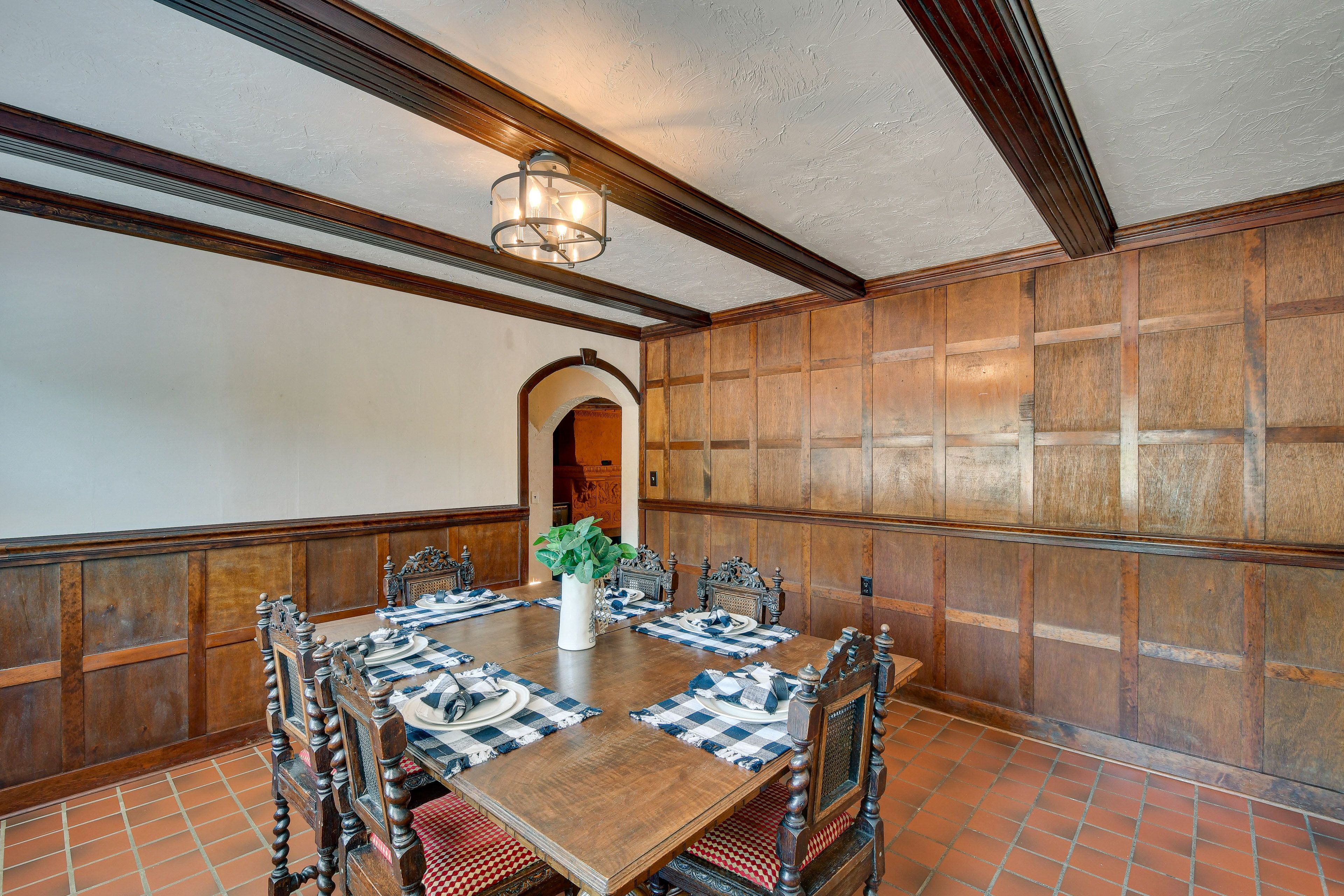 Dining Room | Dishware & Flatware Provided