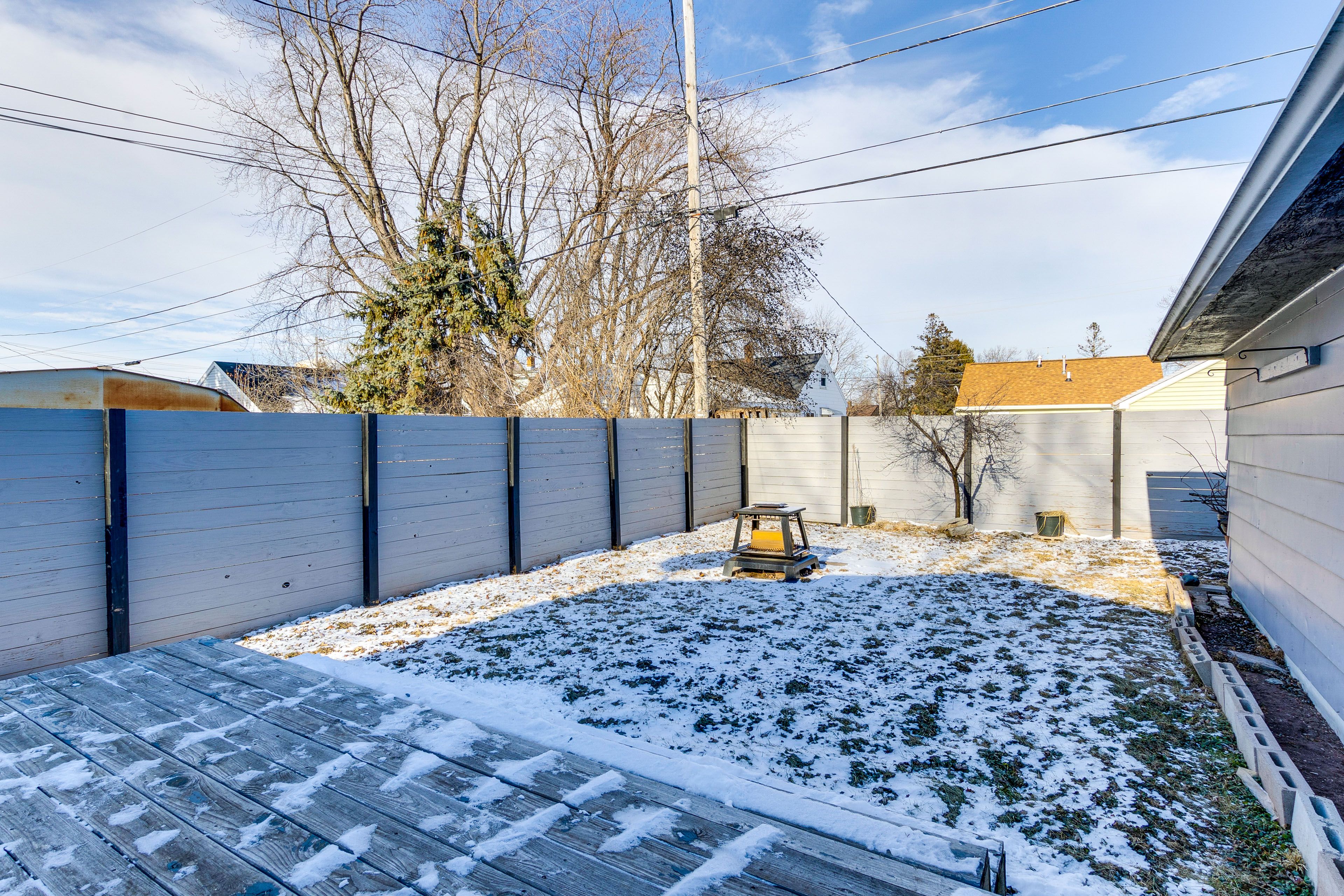 Private Backyard | Wood-Burning Fire Pit