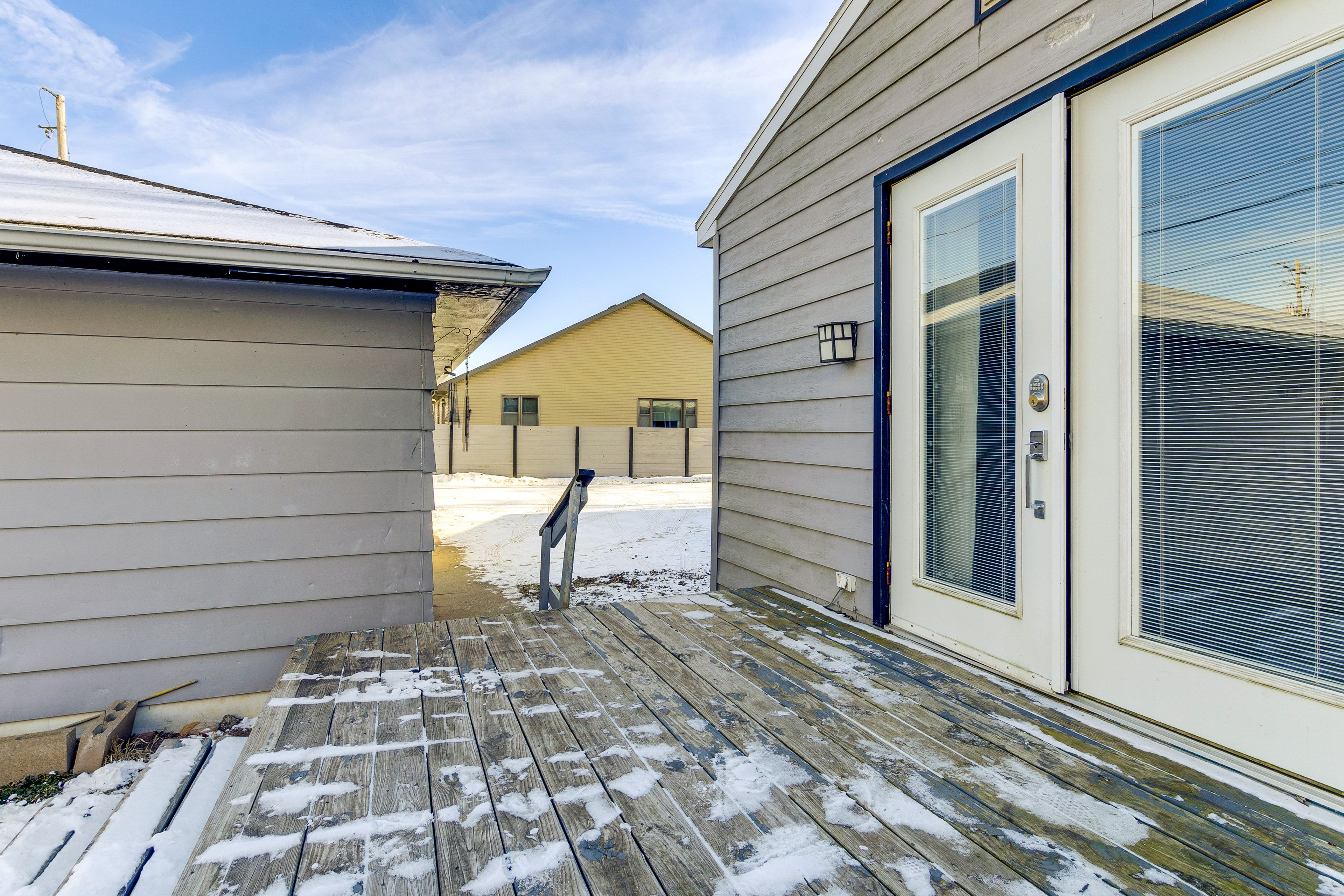 Entry | Deck w/ Seasonal Seating | Charcoal Grill