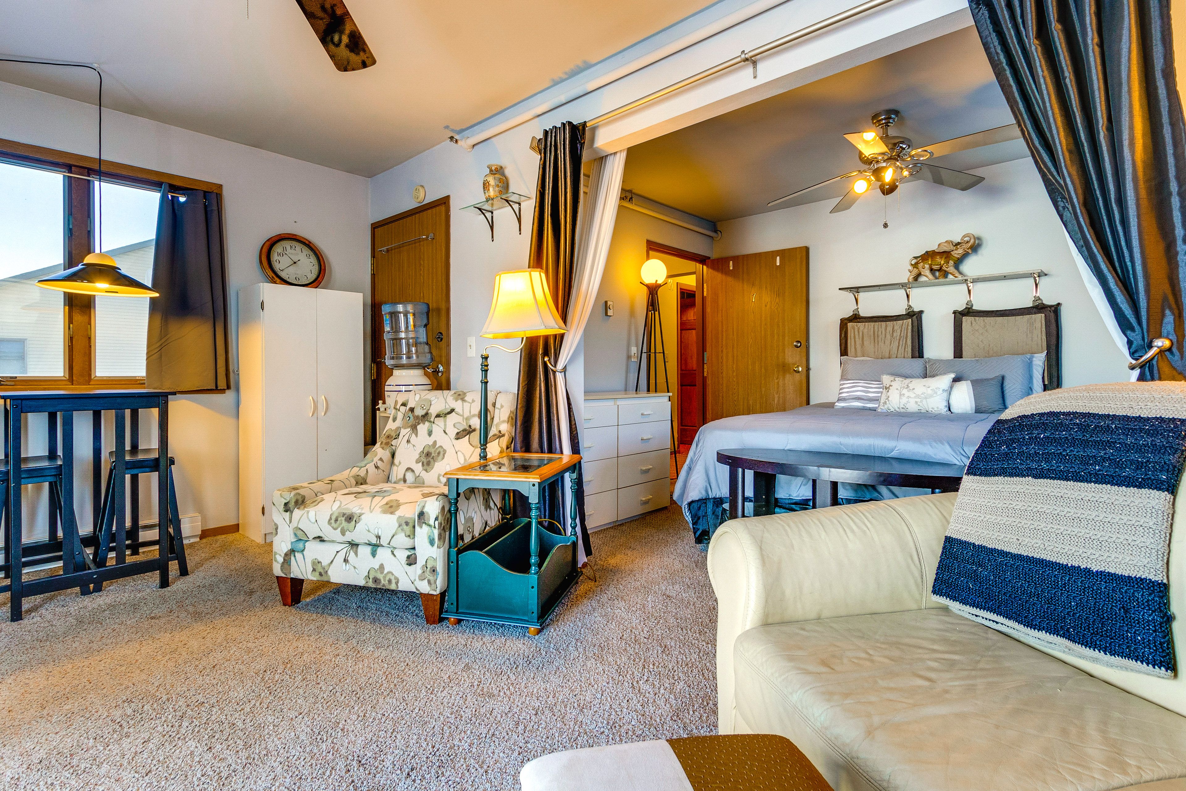 Neenah Vacation Rental | Studio | 1BA | 400 Sq Ft | 2 Steps to Access