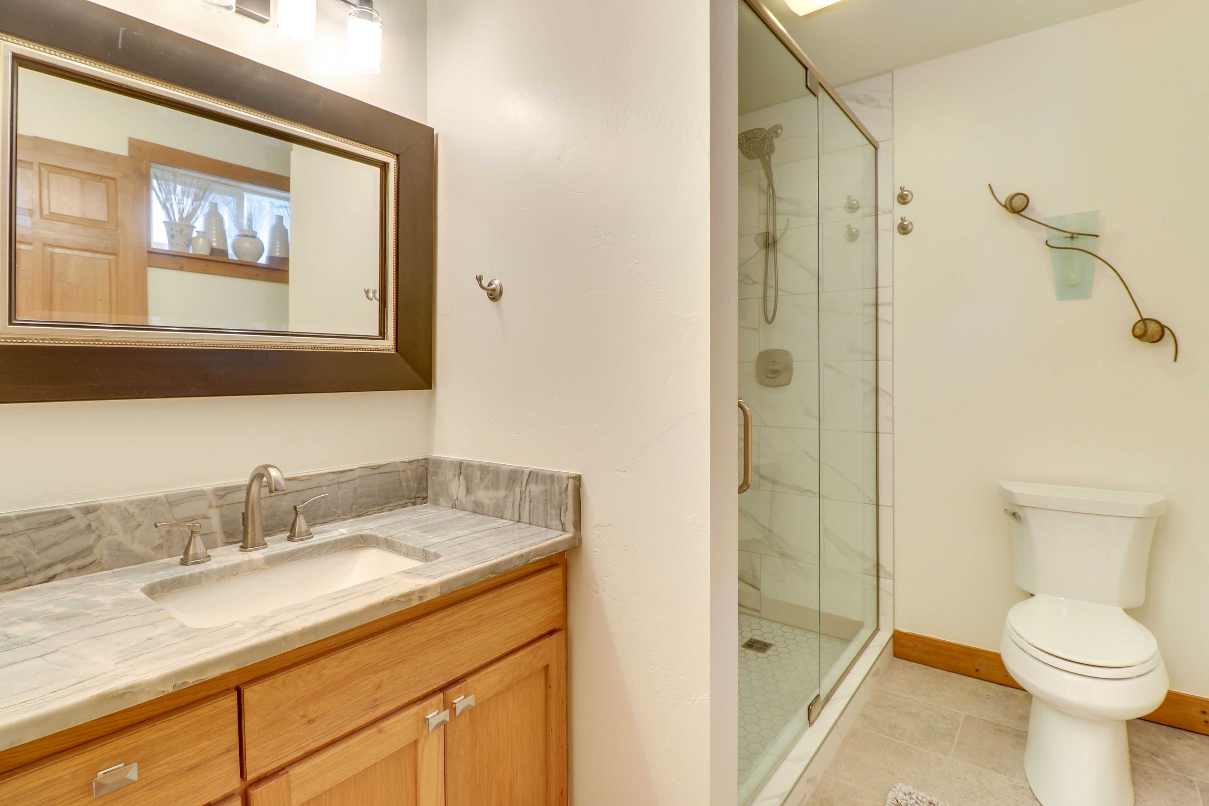 En-Suite Bathroom | Towels Provided | Complimentary Toiletries