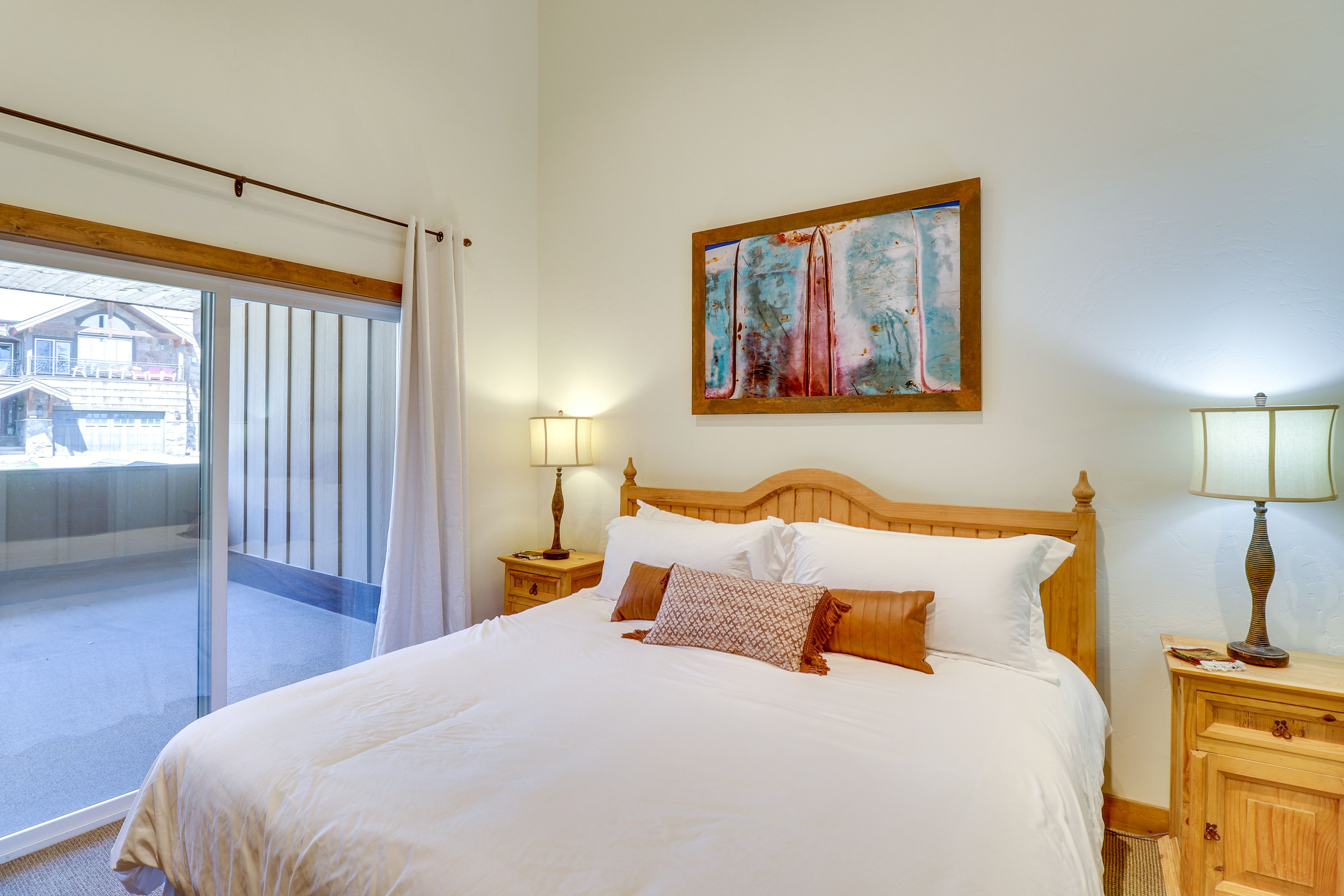 Bedroom 2 | King Bed | Smart TV