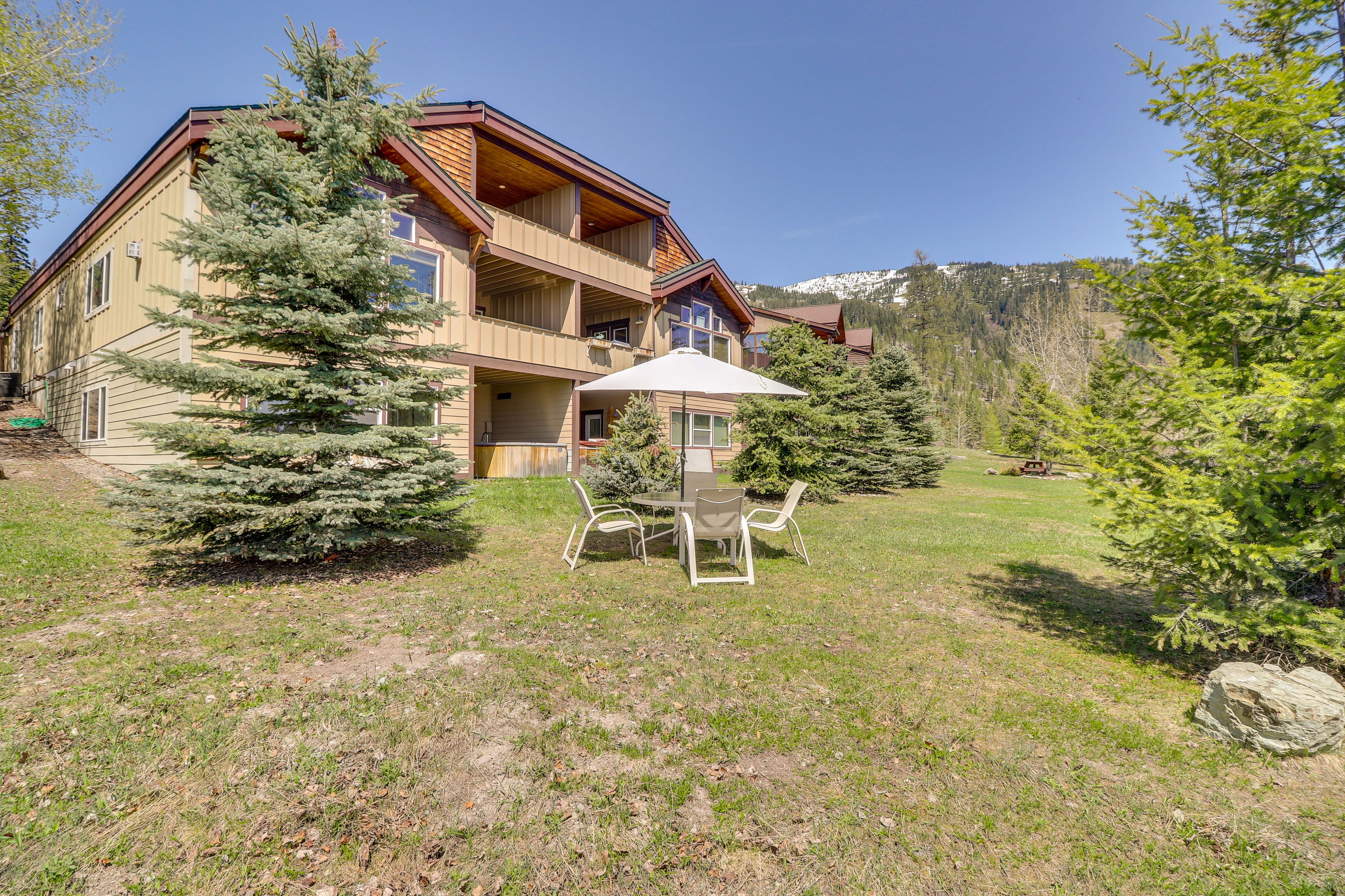 Exterior | Yard