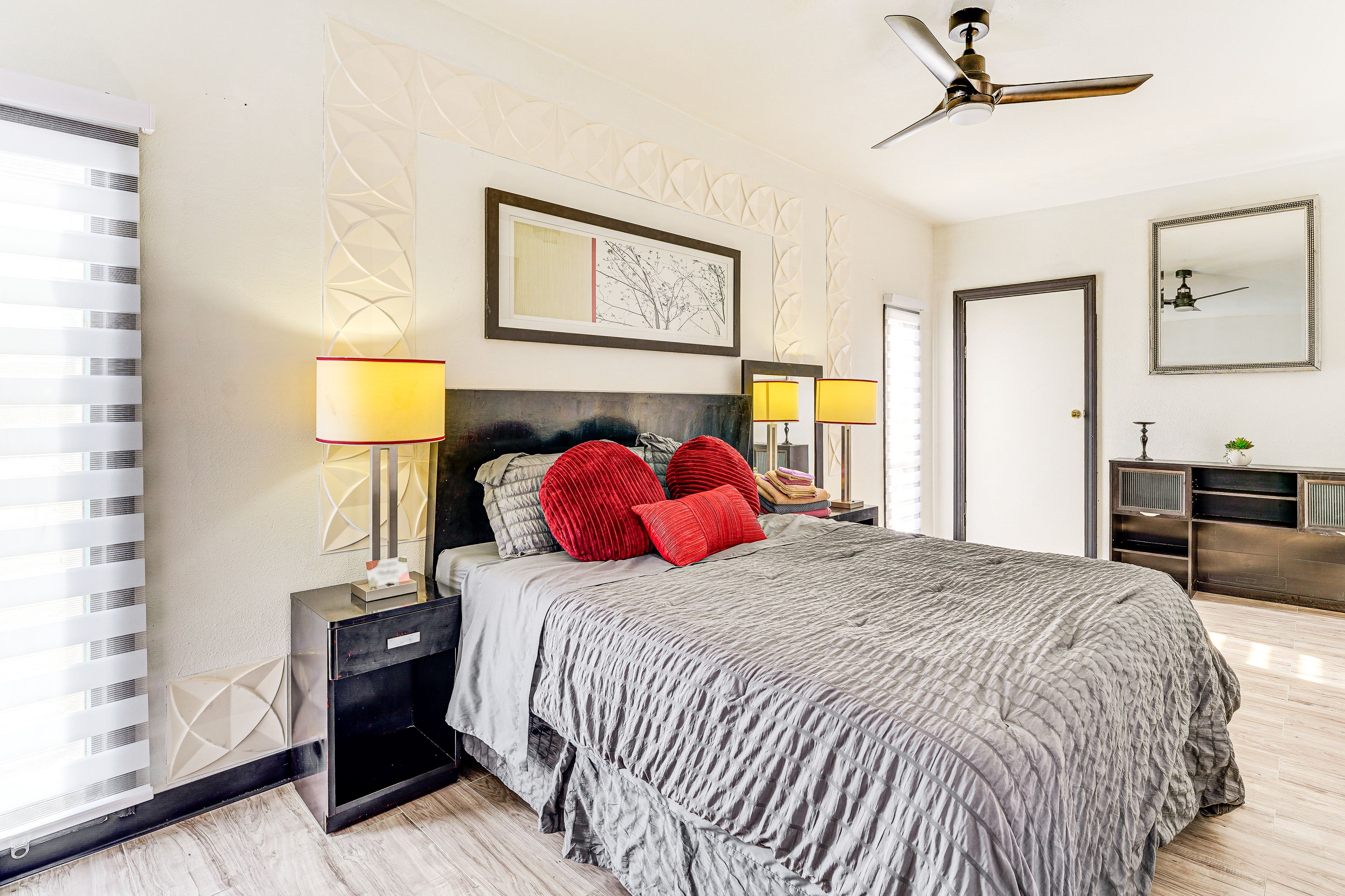 Bedroom 1 | Queen Bed | Walk-In Closet
