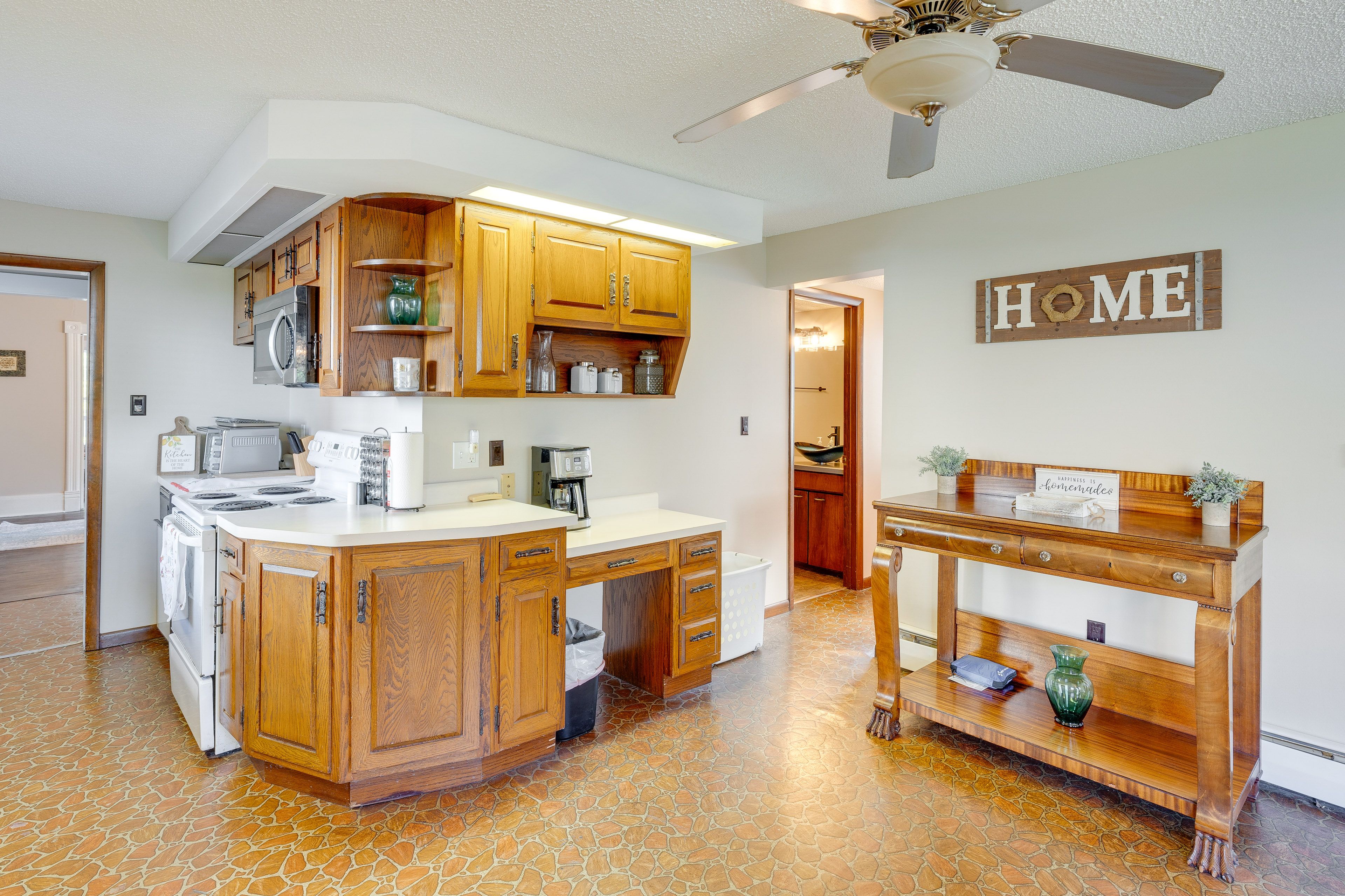 Kitchen | Cooking Basics | Coffee Maker | Paper Towels/Trash Bags Provided