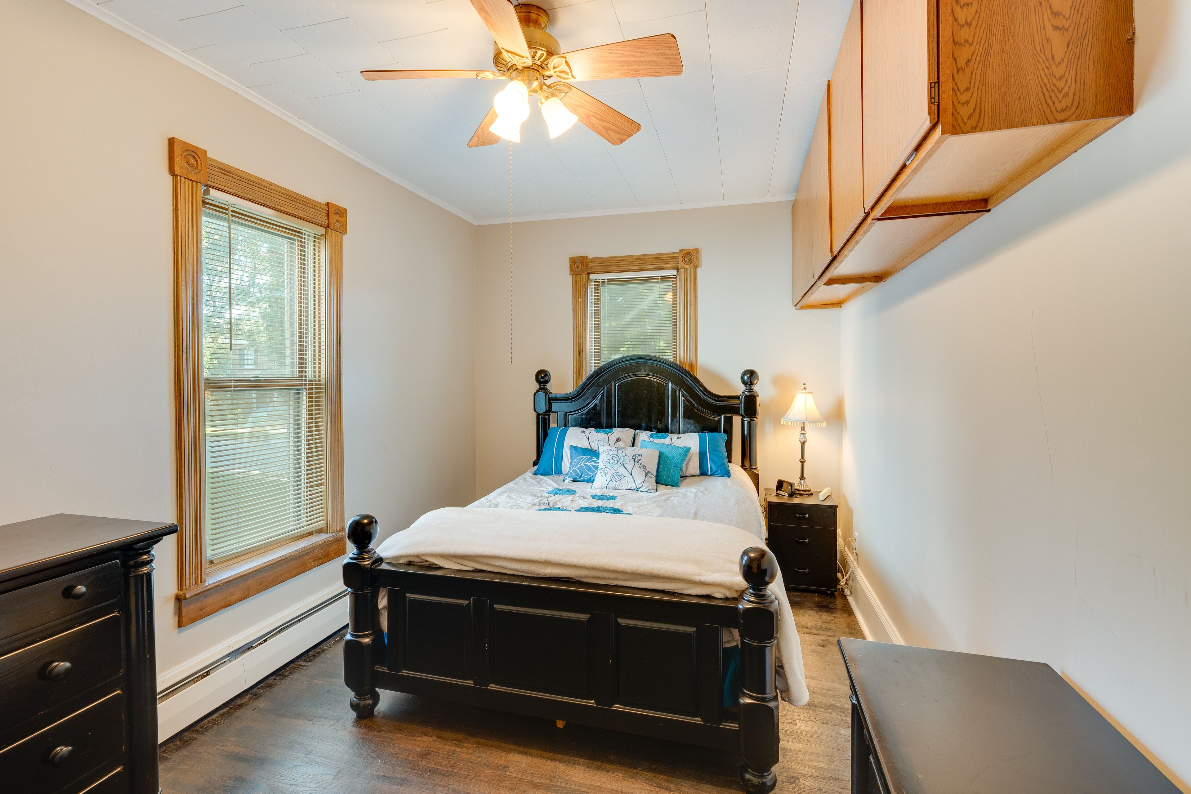 Bedroom 2 | Queen Bed