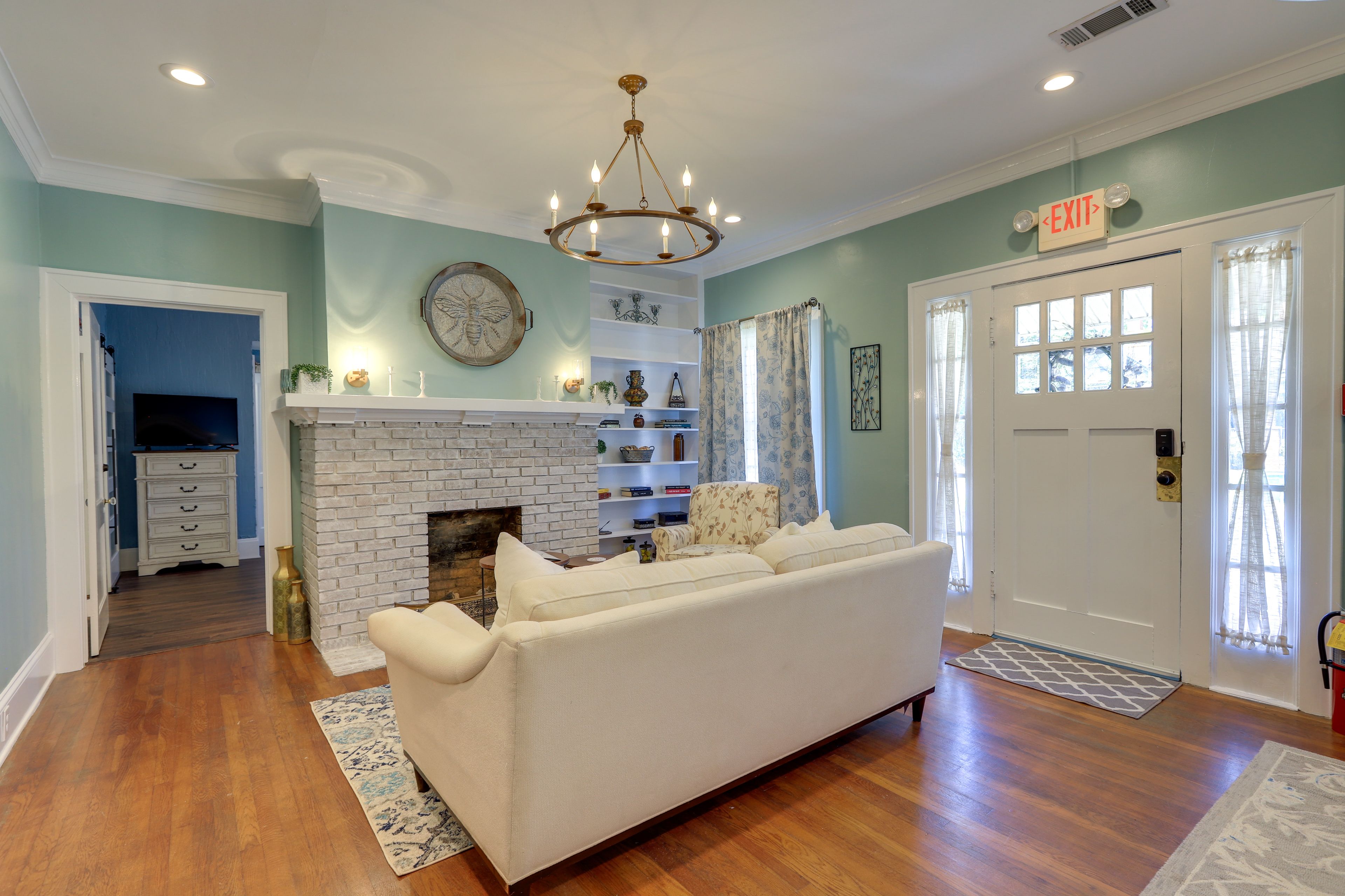 Living Room | Central Heat & A/C | Books | Board Games