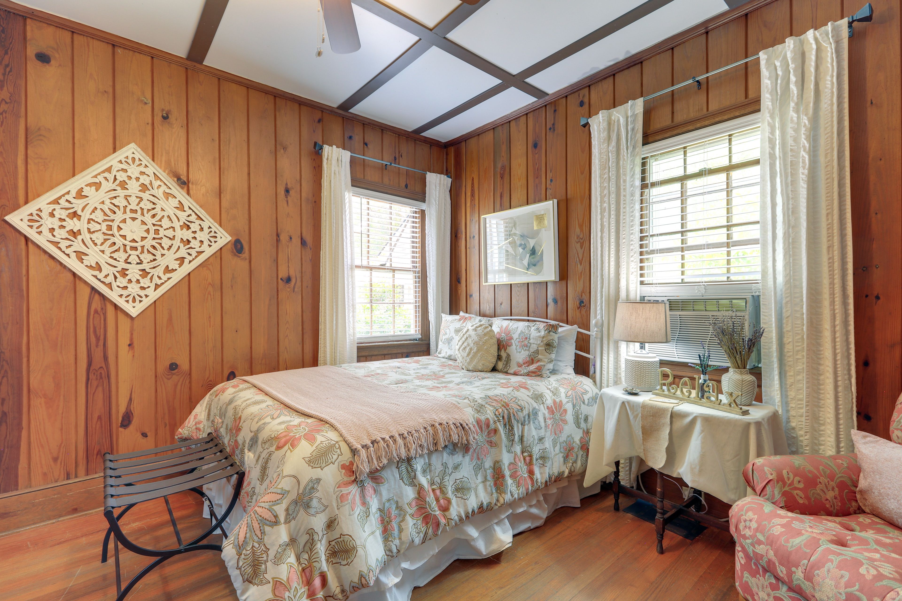 Bedroom 3 | 1st Floor | Queen Bed