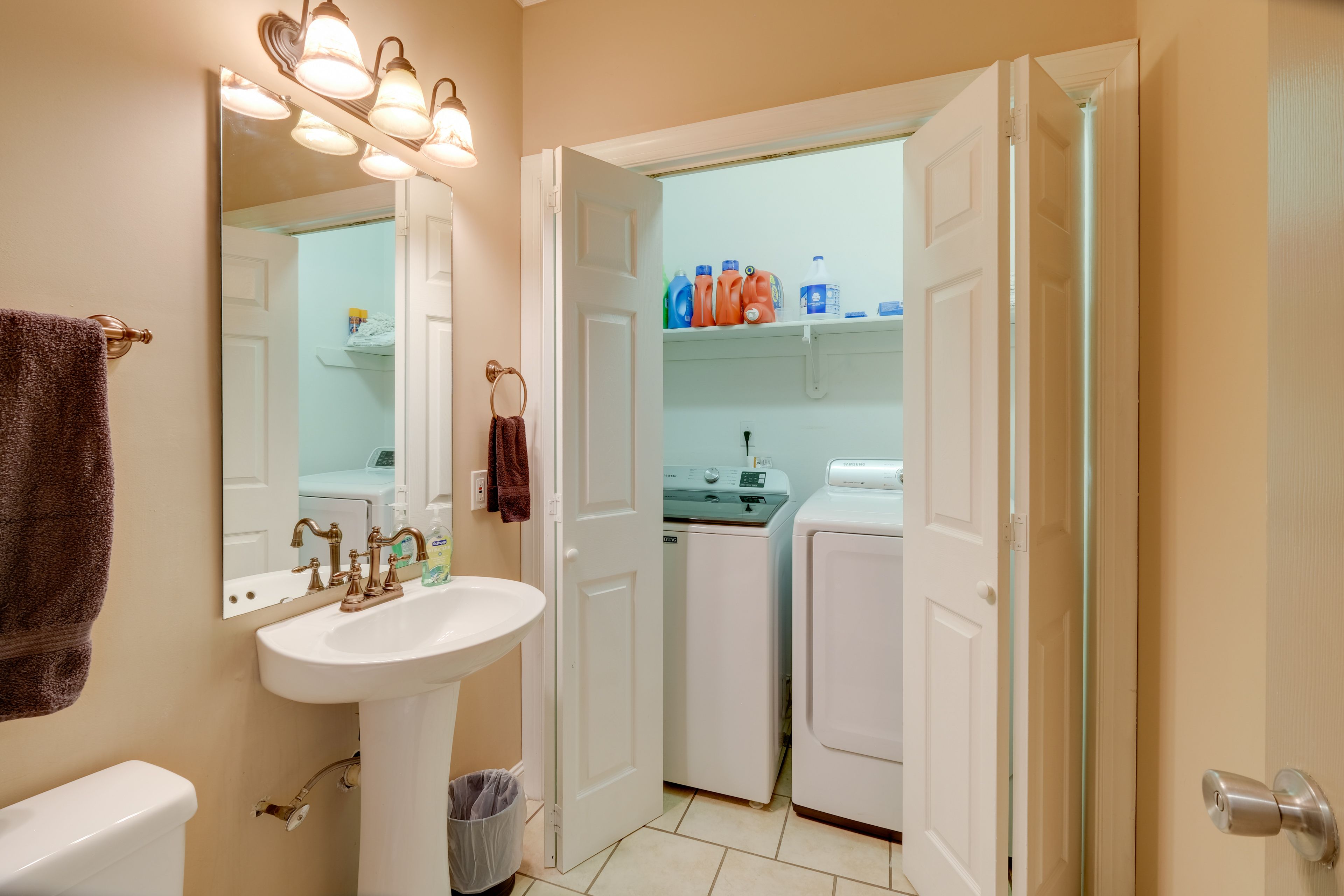 Half Bathroom | Washer & Dryer | Laundry Detergent Provided