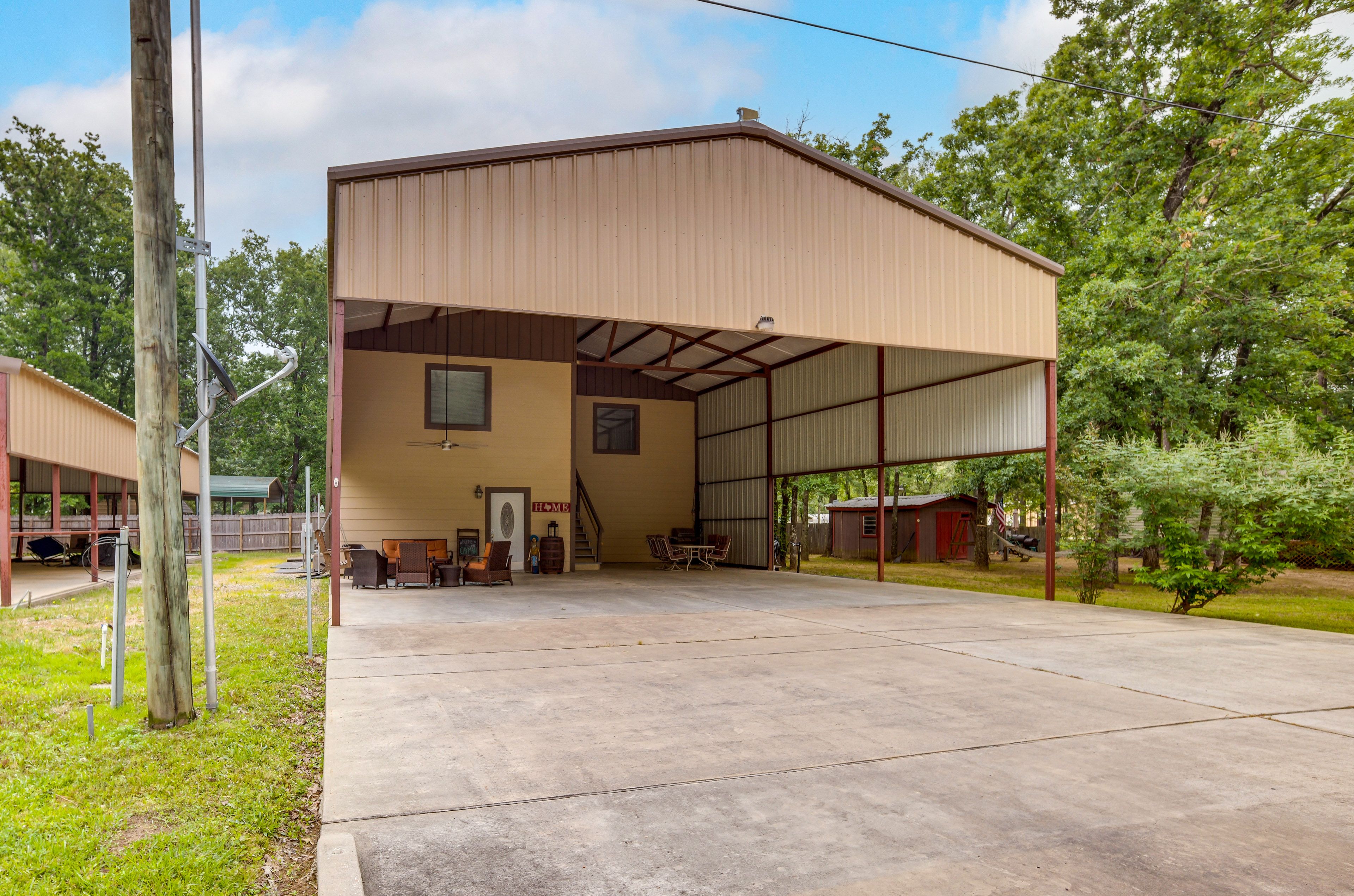 Parking | Carport (3 Vehicles) | Driveway (3 Vehicles) | RV/Trailer Parking