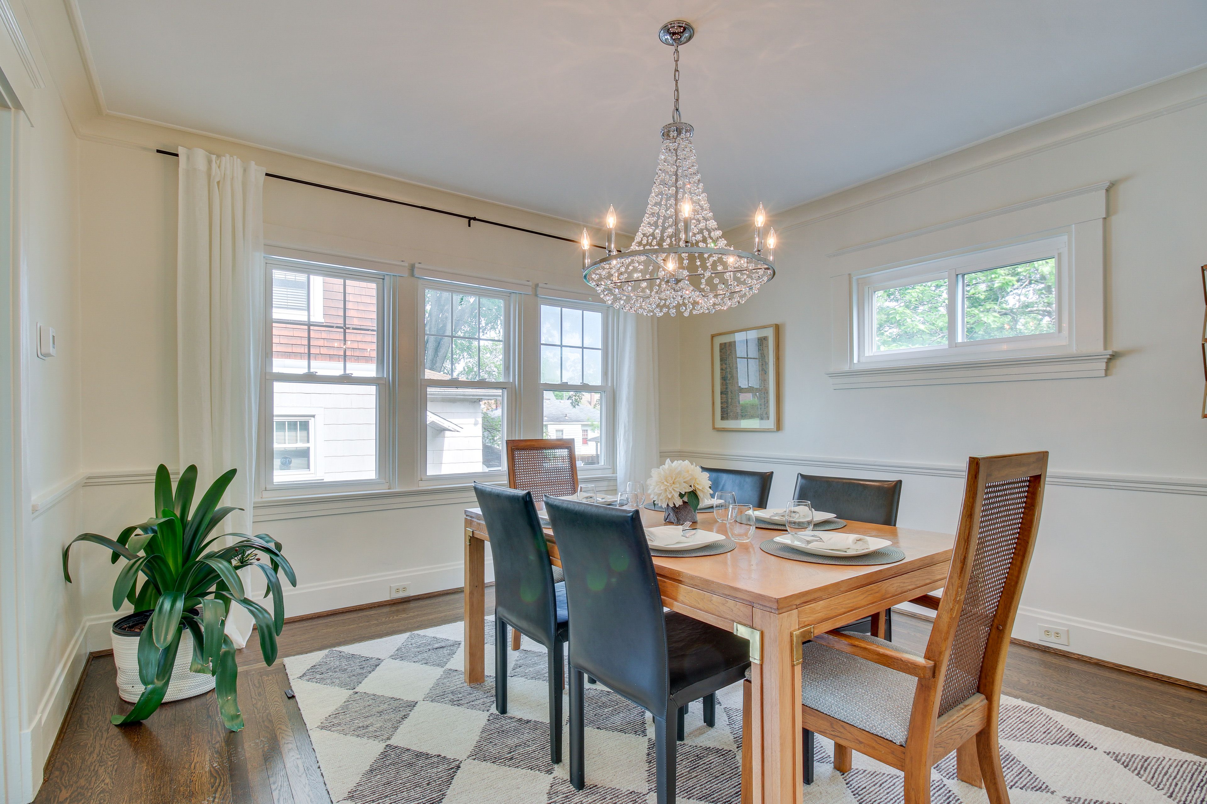 Dining Area | 1st Floor