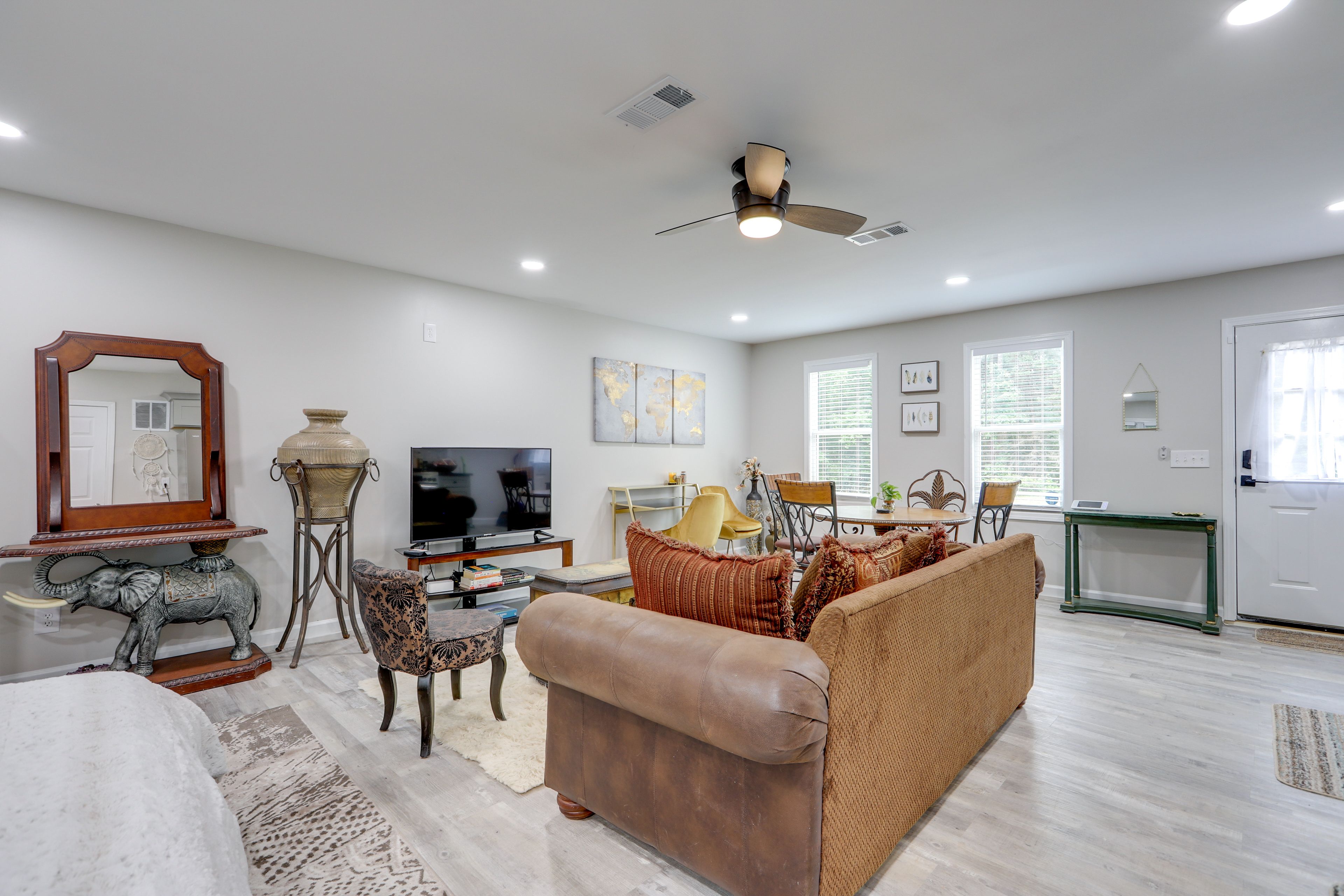 Studio | Flat-Screen Cable TV | Central A/C