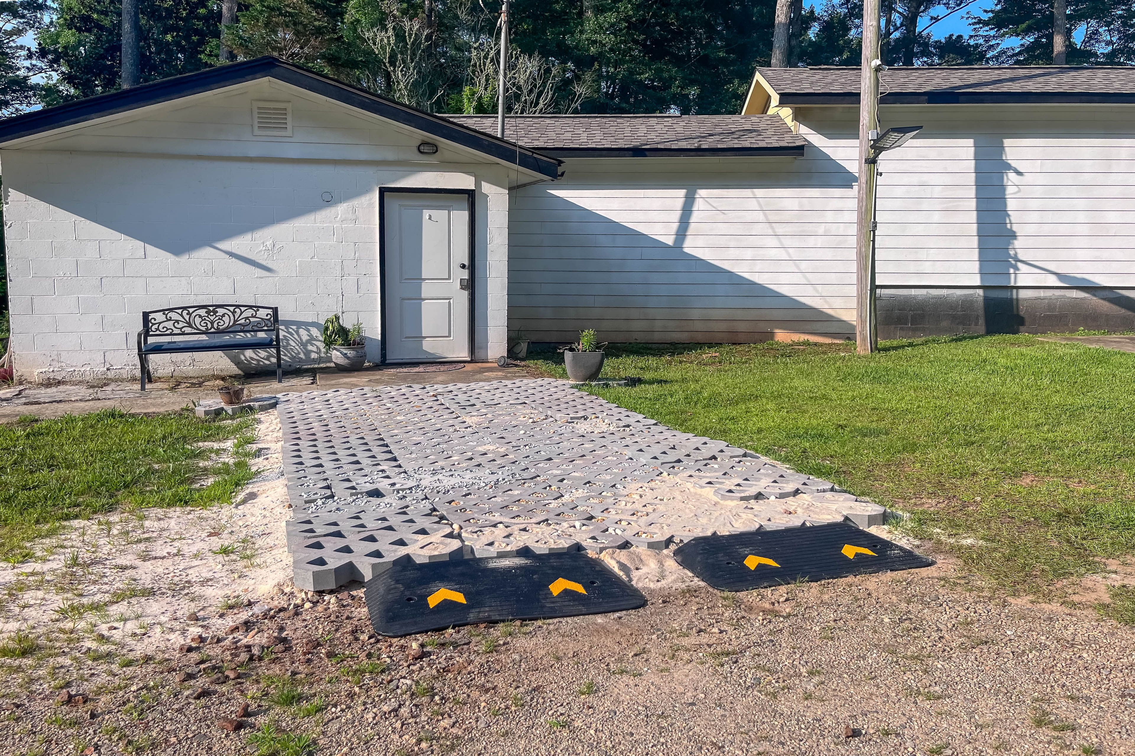 Parking | Grass Driveway (1 Vehicle) | Parking Spot (1 Vehicle)