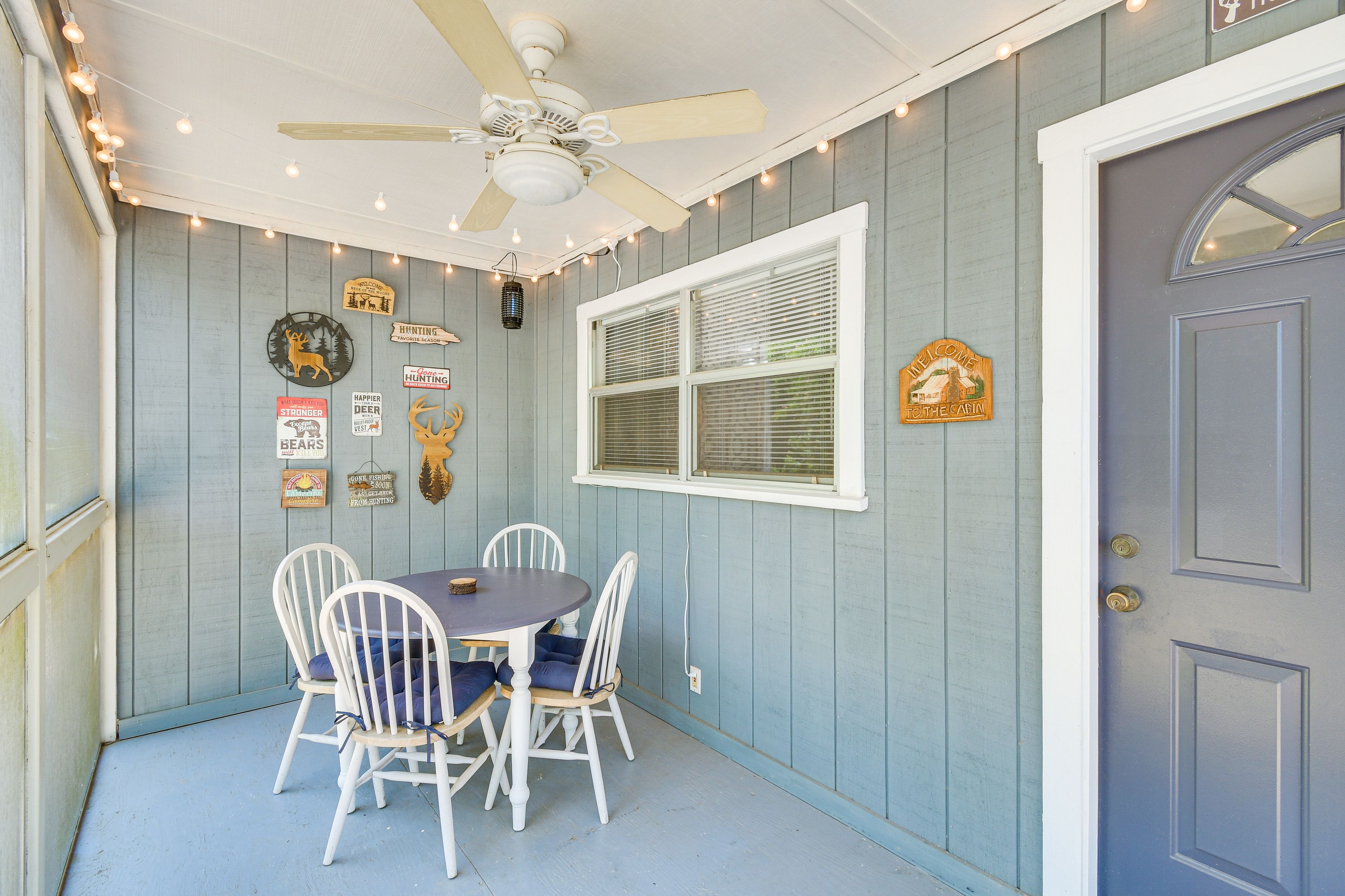 Screened Porch | Outdoor Dining Area | Fire Pit (Wood Provided)