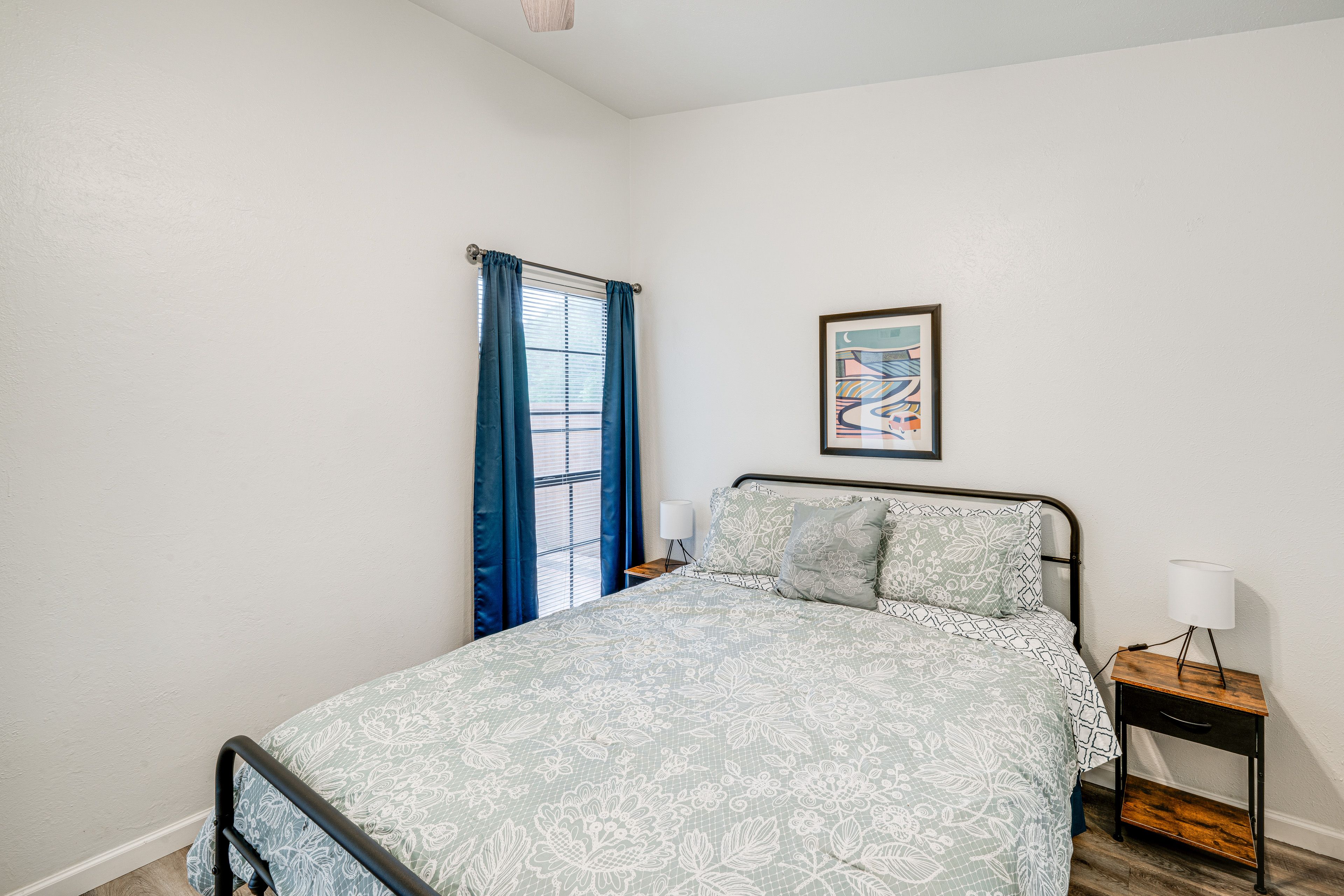 Bedroom 3 | Queen Bed